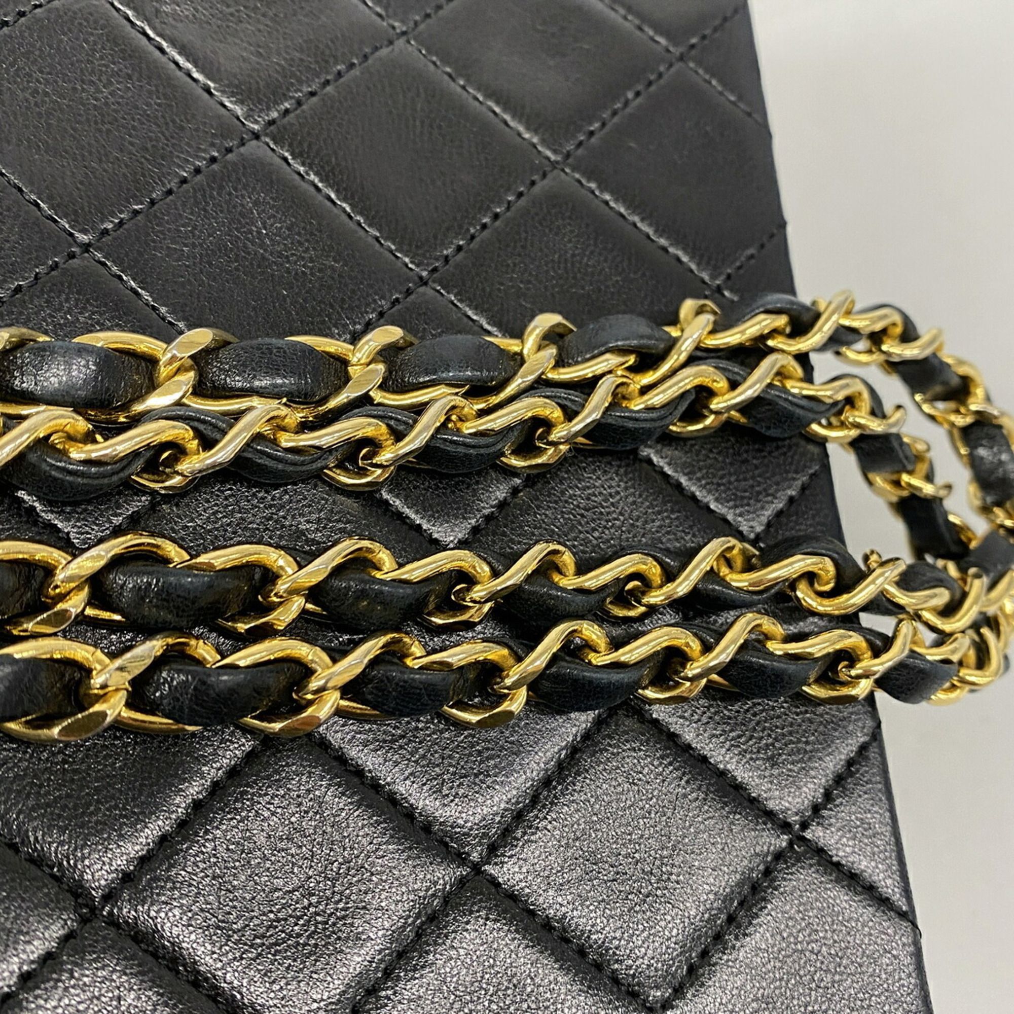 Leather Shoulder Bag (Pre-Owned) - Chanel - Modalova