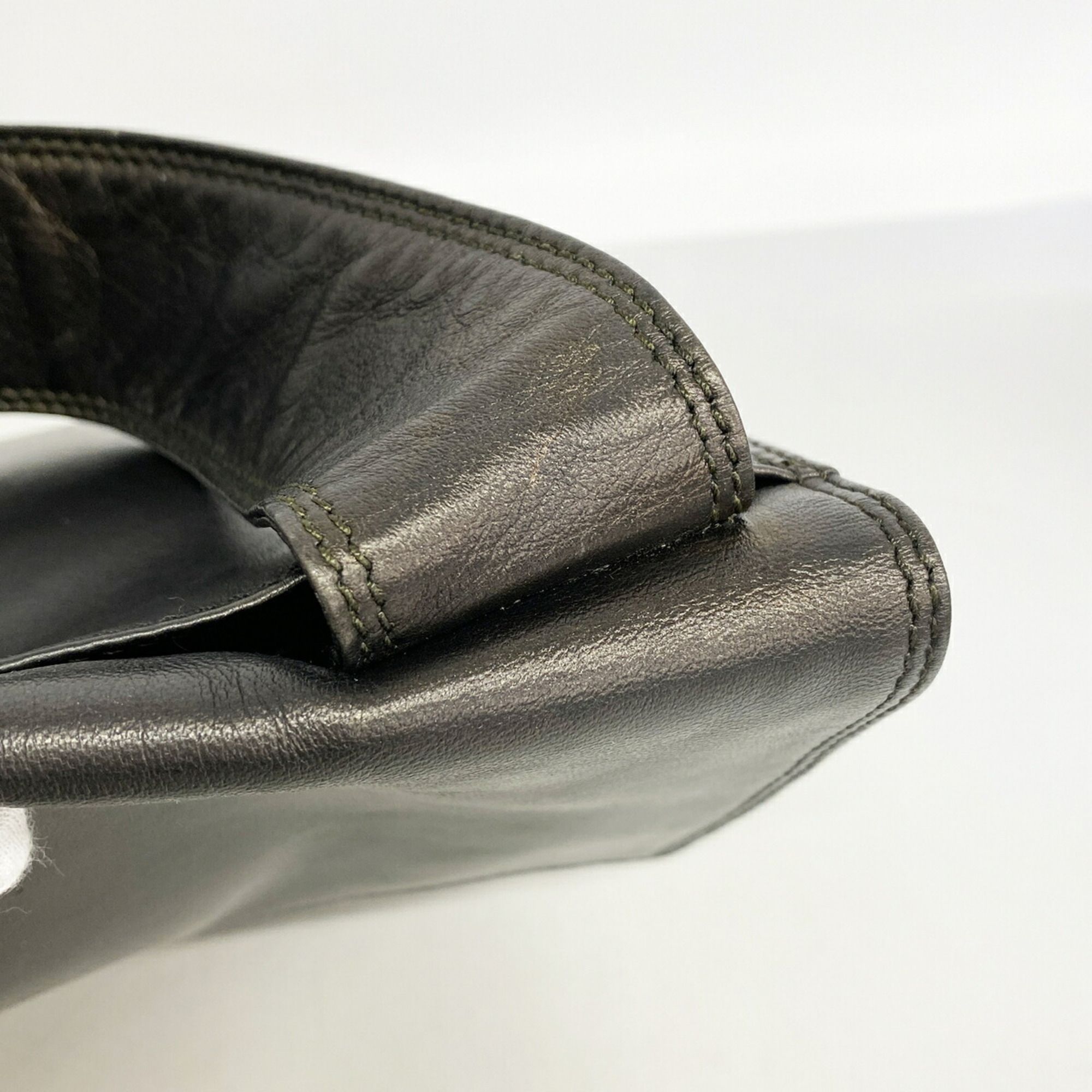 Leather Shoulder Bag (Pre-Owned) - Chanel - Modalova