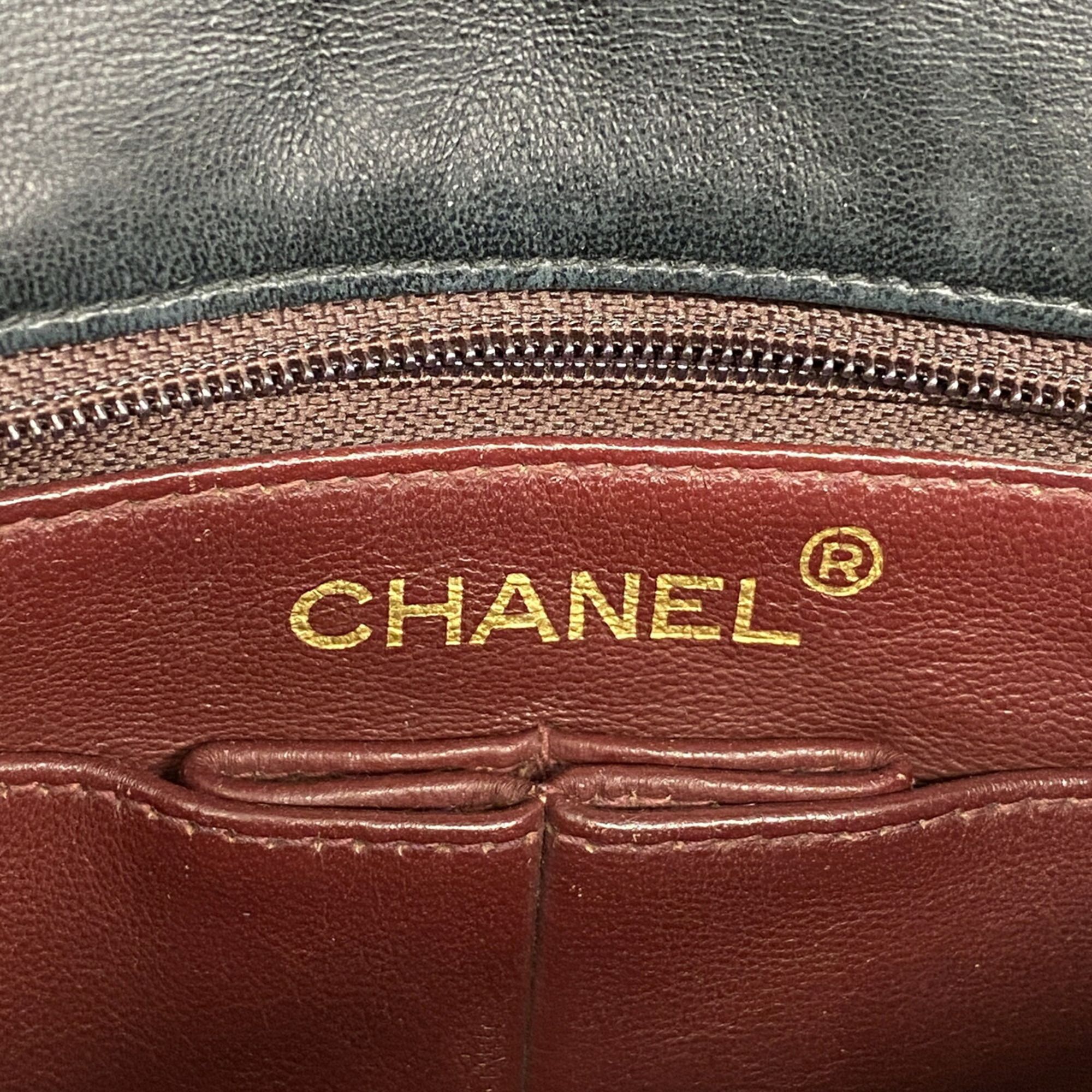 Leather Shoulder Bag (Pre-Owned) - Chanel - Modalova
