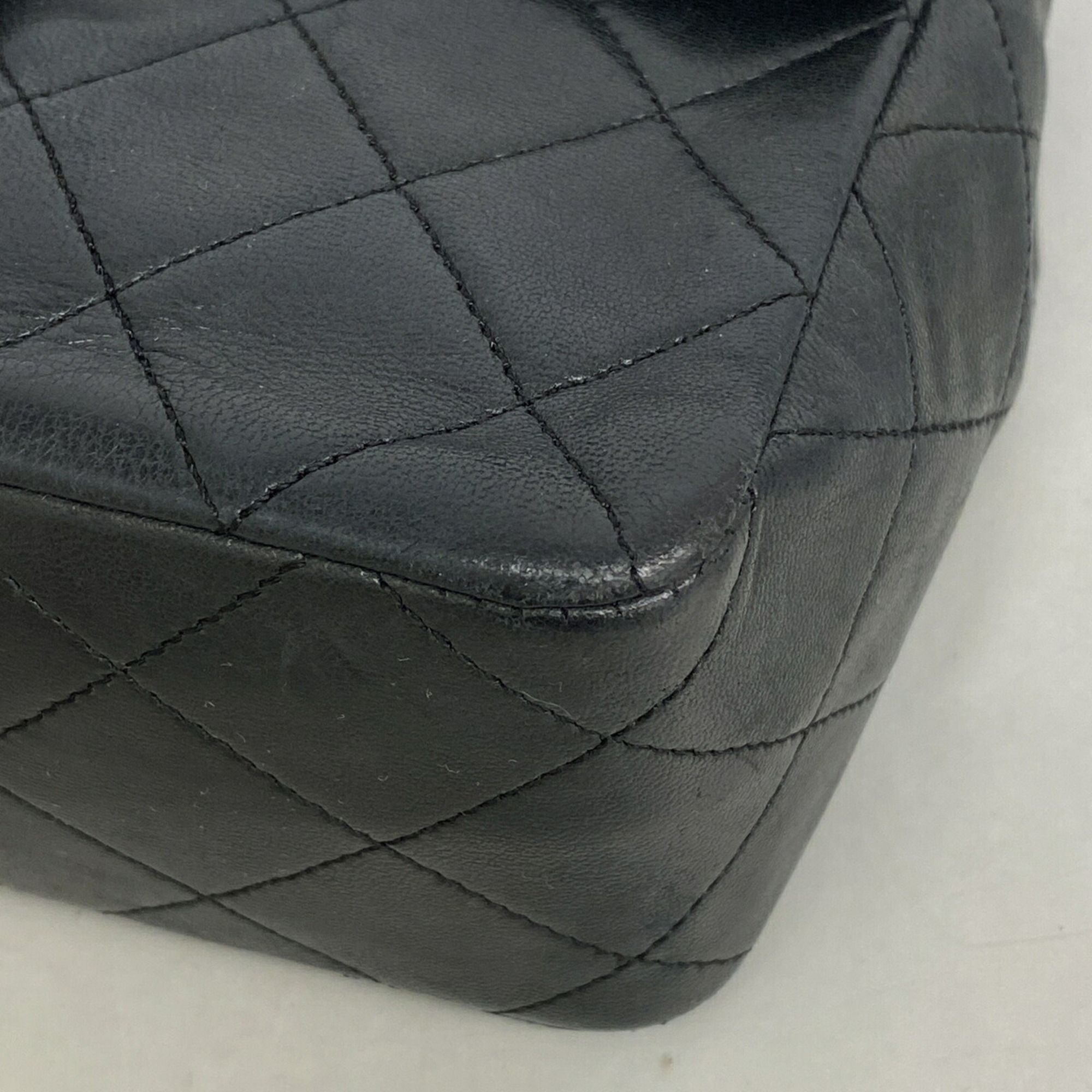 Leather Shoulder Bag (Pre-Owned) - Chanel - Modalova