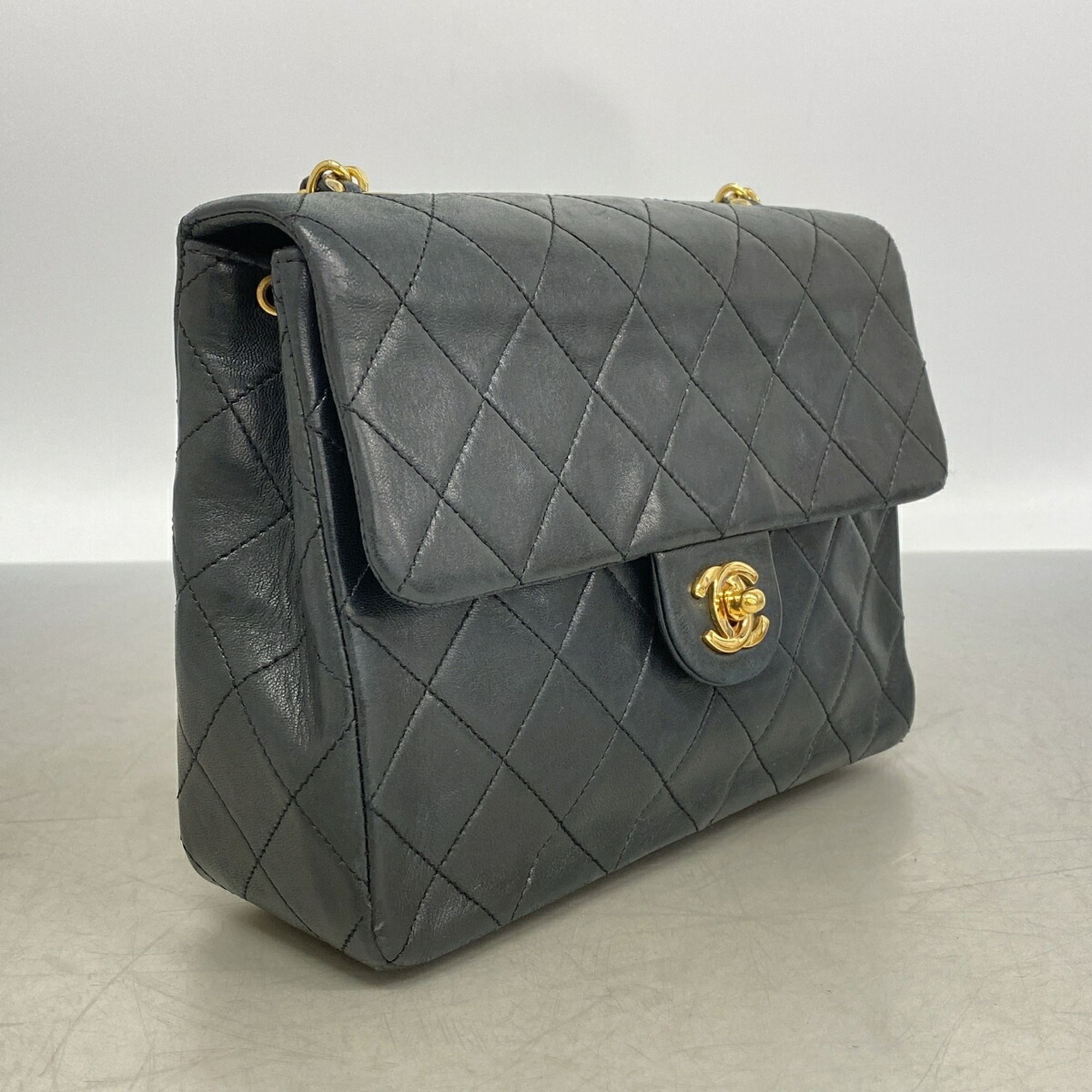 Leather Shoulder Bag (Pre-Owned) - Chanel - Modalova