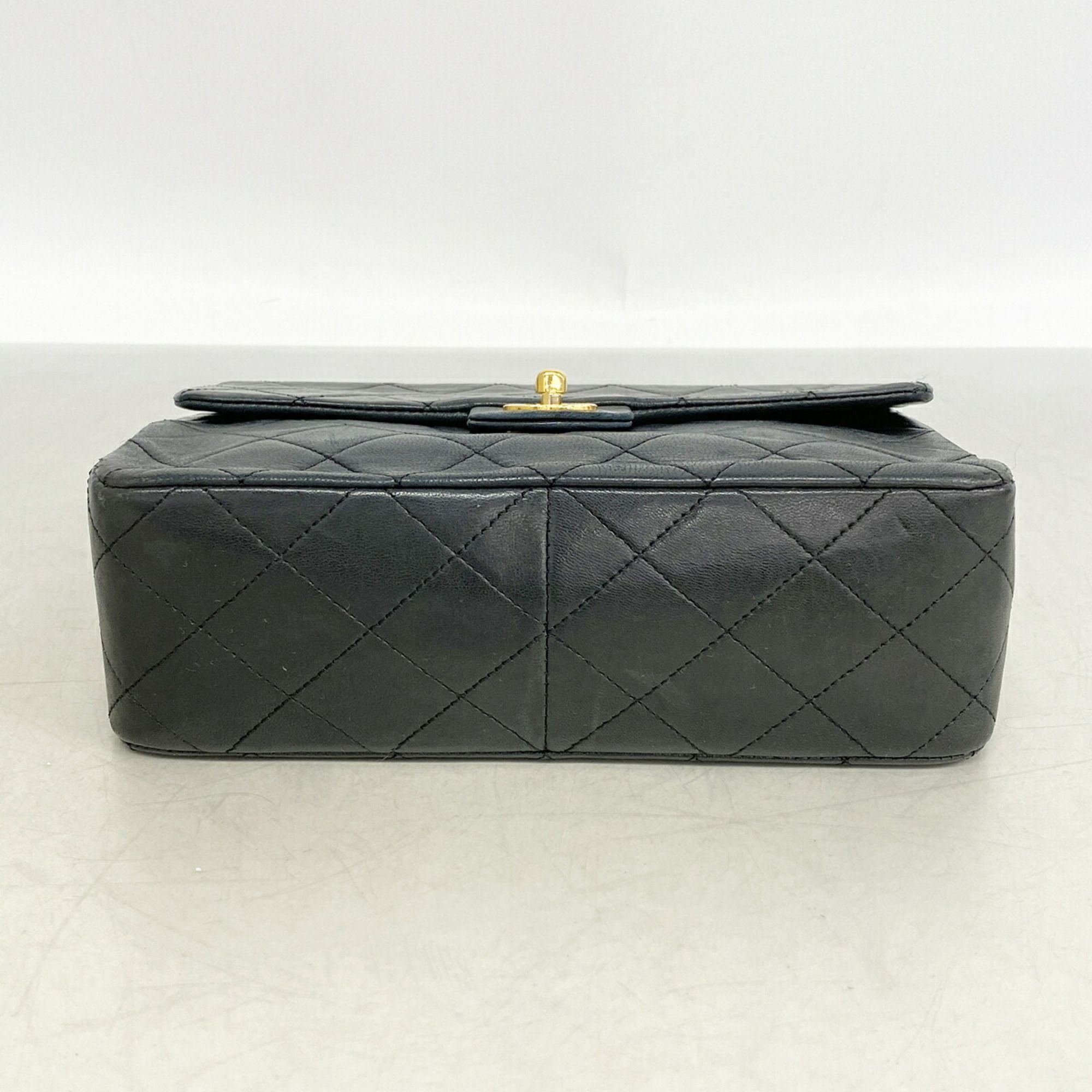 Leather Shoulder Bag (Pre-Owned) - Chanel - Modalova