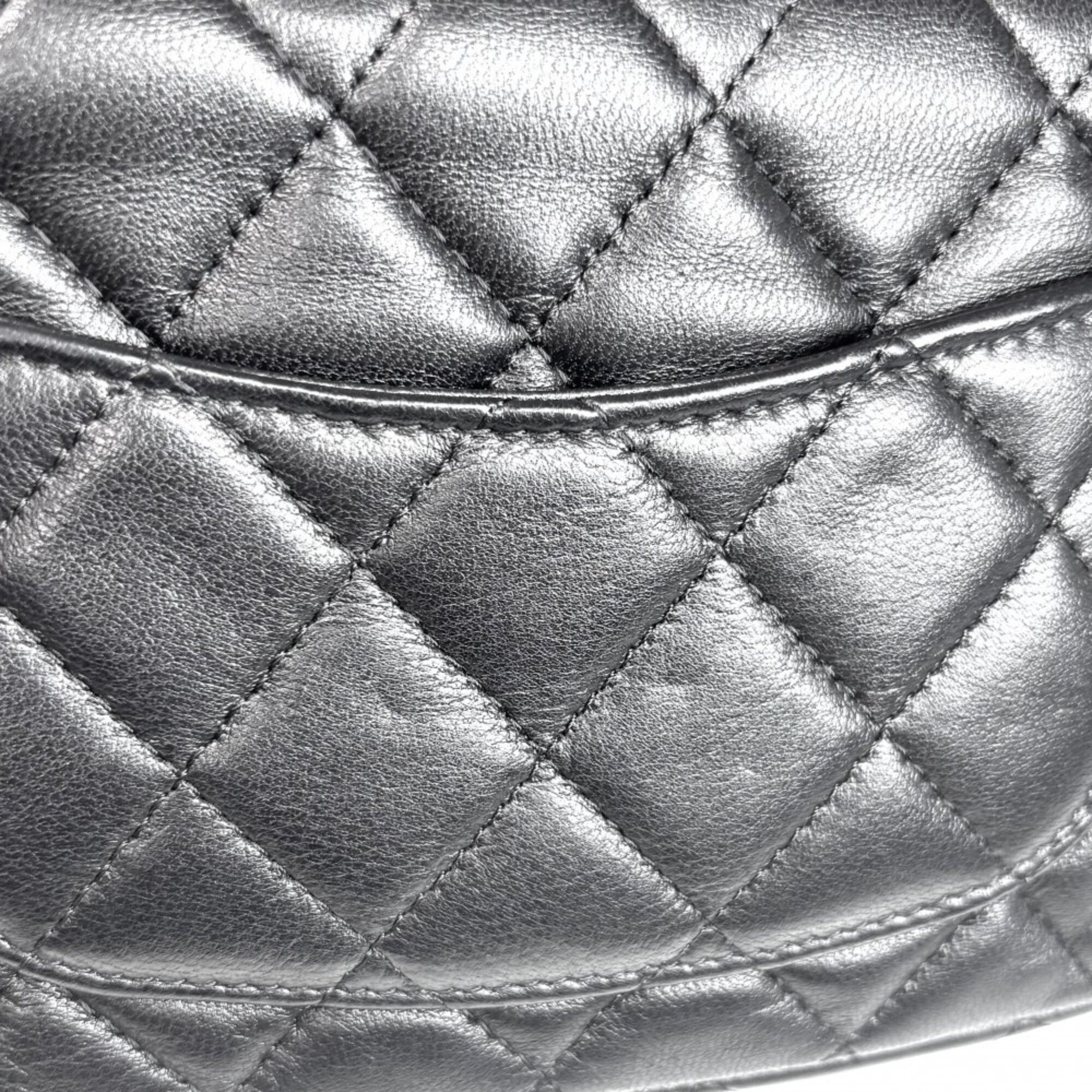 Matelasse Leather Pochette Shoulder Bag (Pre-Owned) - Chanel - Modalova