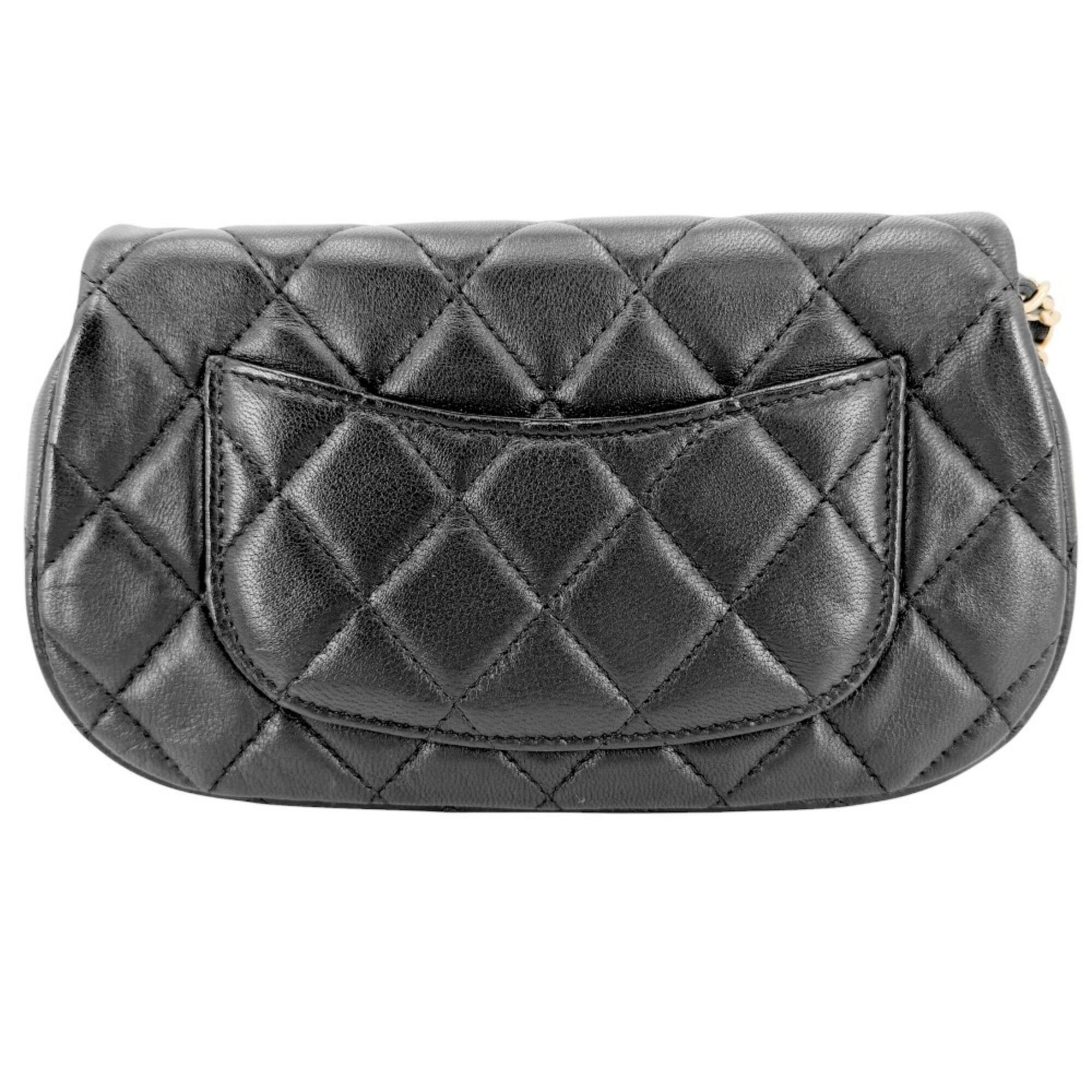 Matelasse Leather Pochette Shoulder Bag (Pre-Owned) - Chanel - Modalova