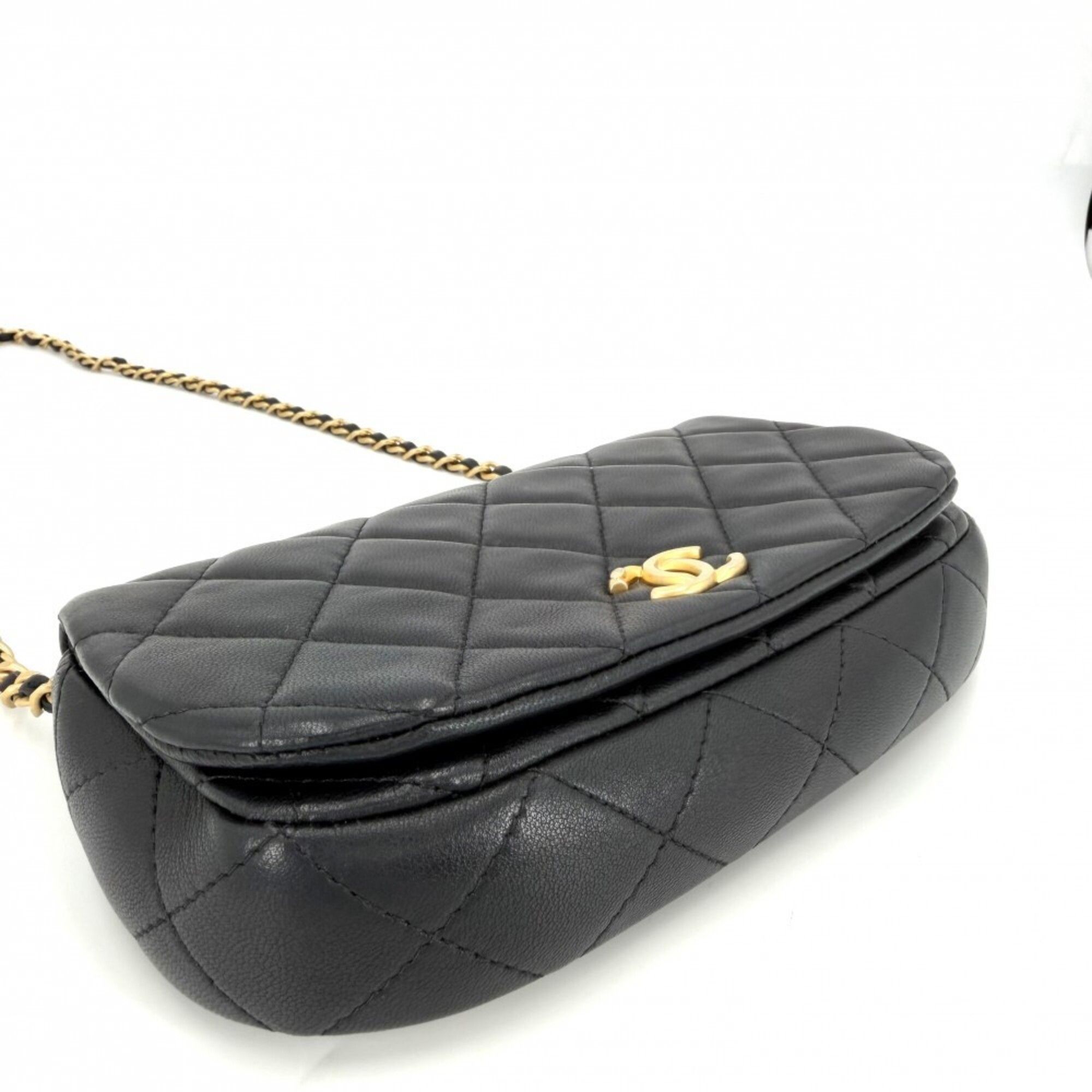 Matelasse Leather Pochette Shoulder Bag (Pre-Owned) - Chanel - Modalova