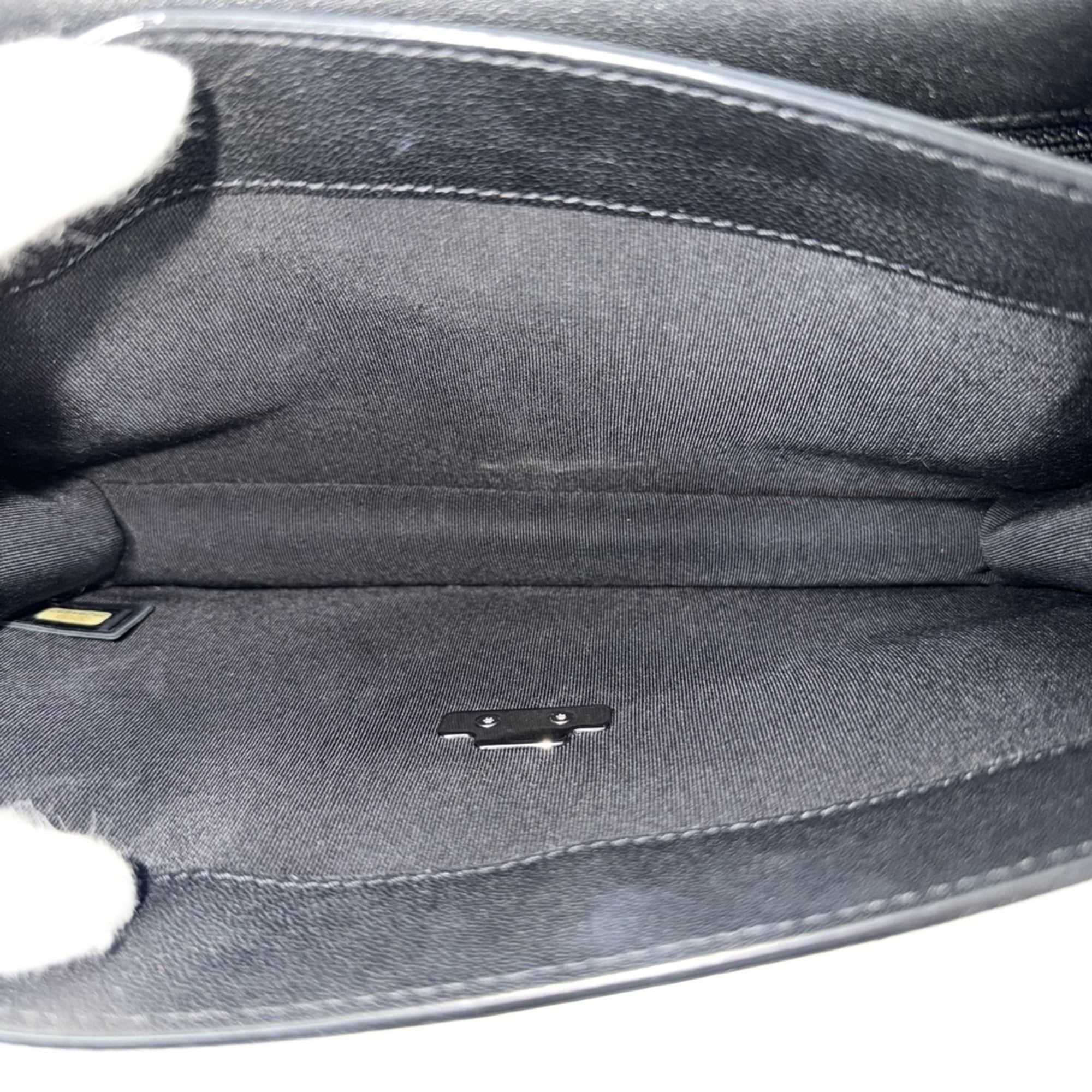 Matelasse Leather Shoulder Bag (Pre-Owned) - Chanel - Modalova