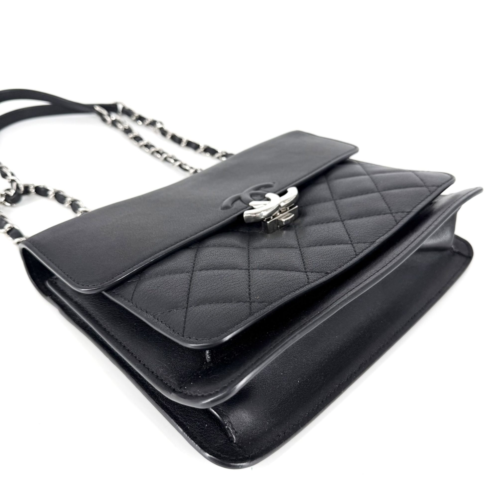 Matelasse Leather Shoulder Bag (Pre-Owned) - Chanel - Modalova