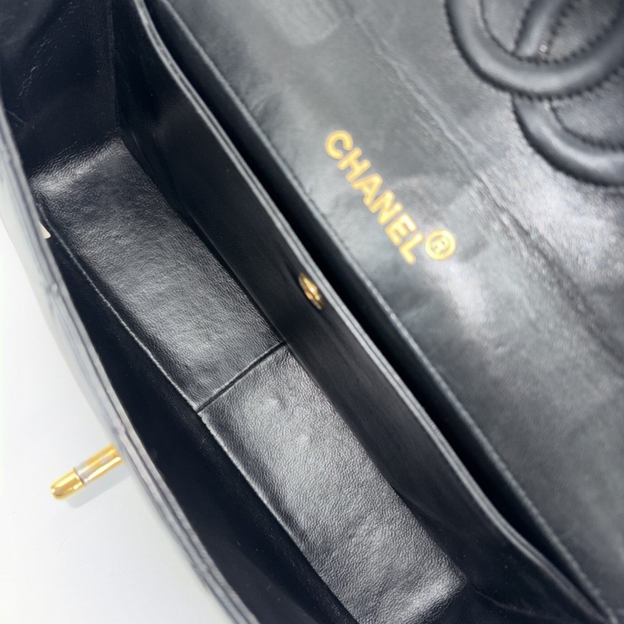 Matelasse Leather Shoulder Bag (Pre-Owned) - Chanel - Modalova