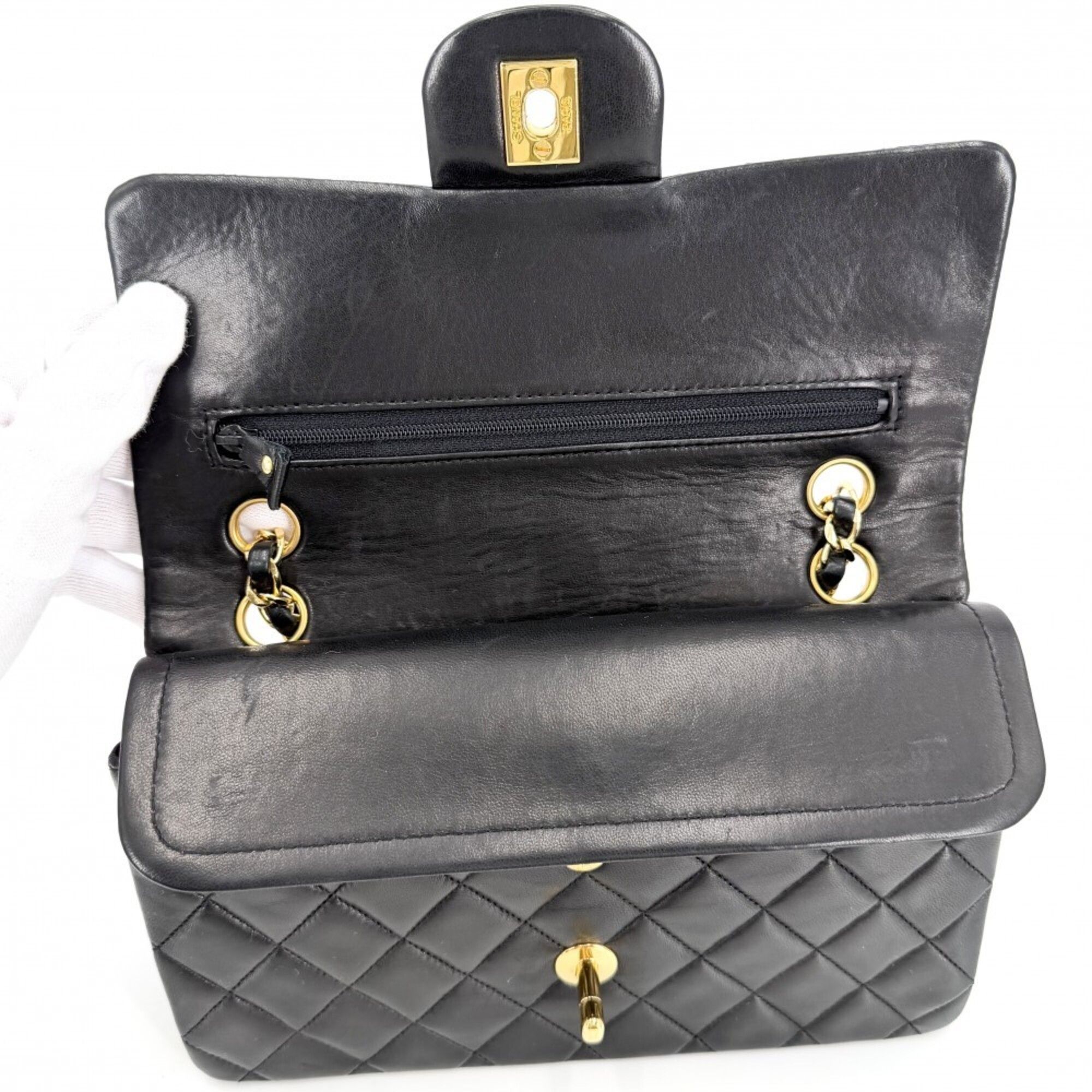 Leather Shoulder Bag (Pre-Owned) - Chanel - Modalova