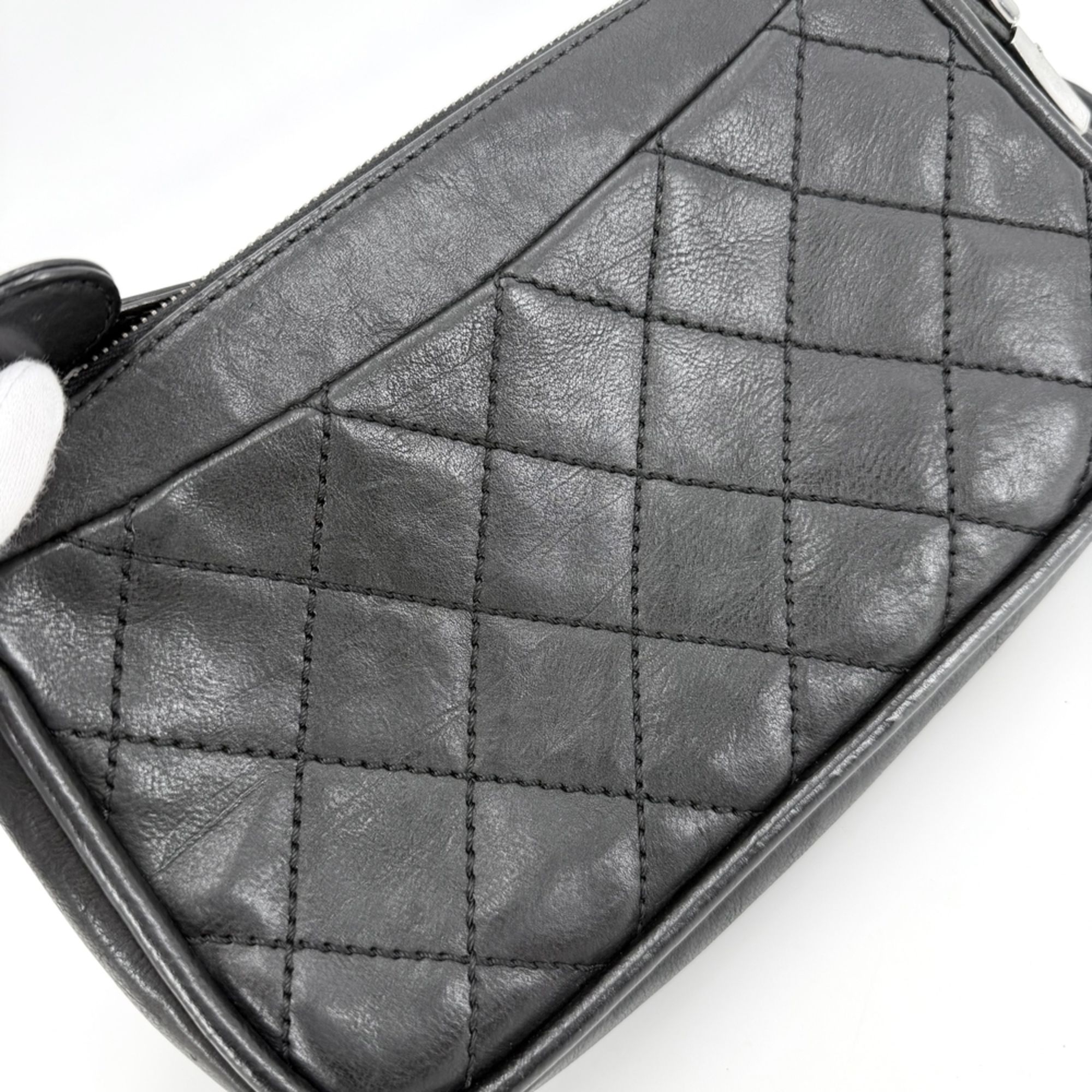 Leather Shoulder Bag (Pre-Owned) - Chanel - Modalova