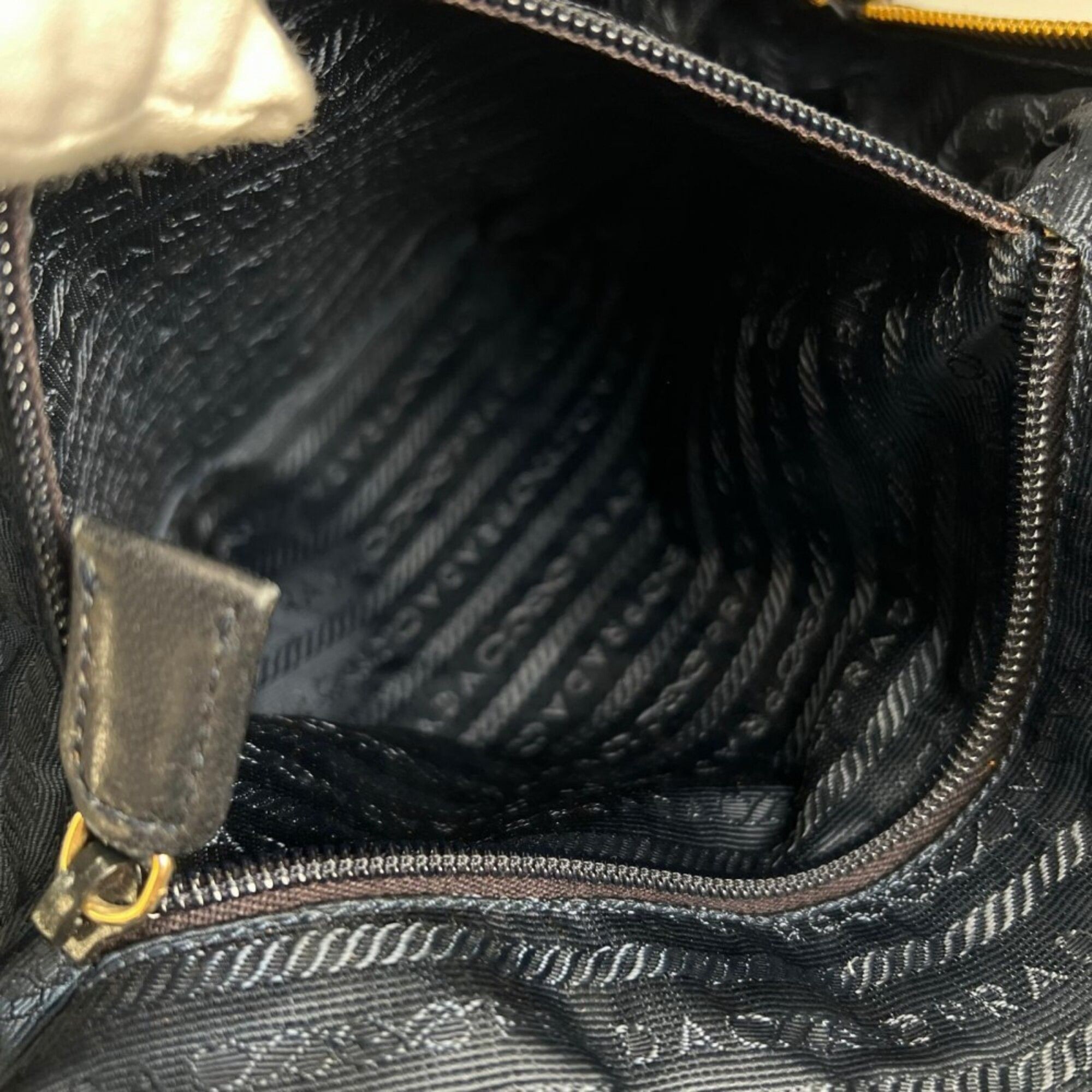 Leather Shoulder Bag (Pre-Owned) - Prada - Modalova