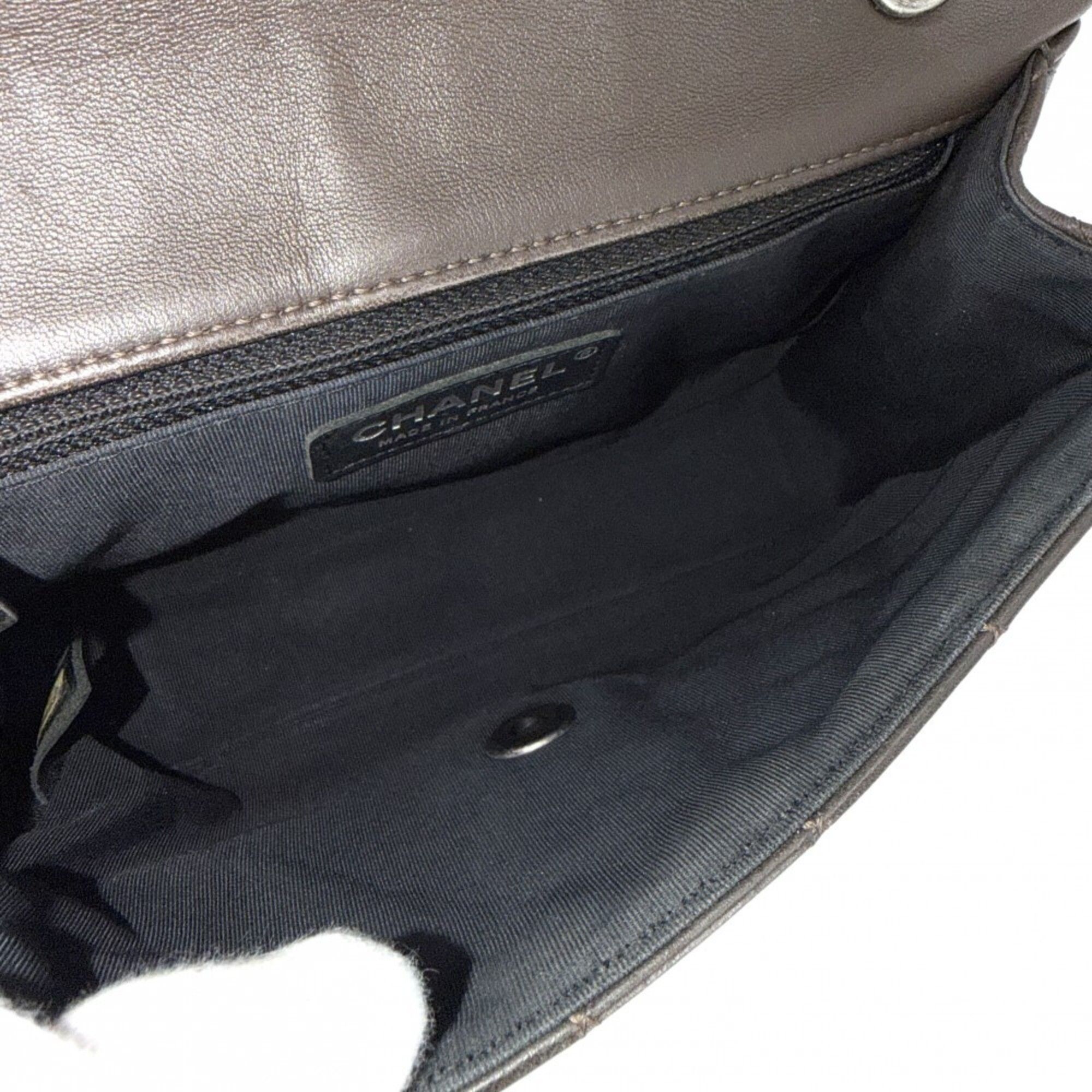 Leather Shoulder Bag (Pre-Owned) - Chanel - Modalova