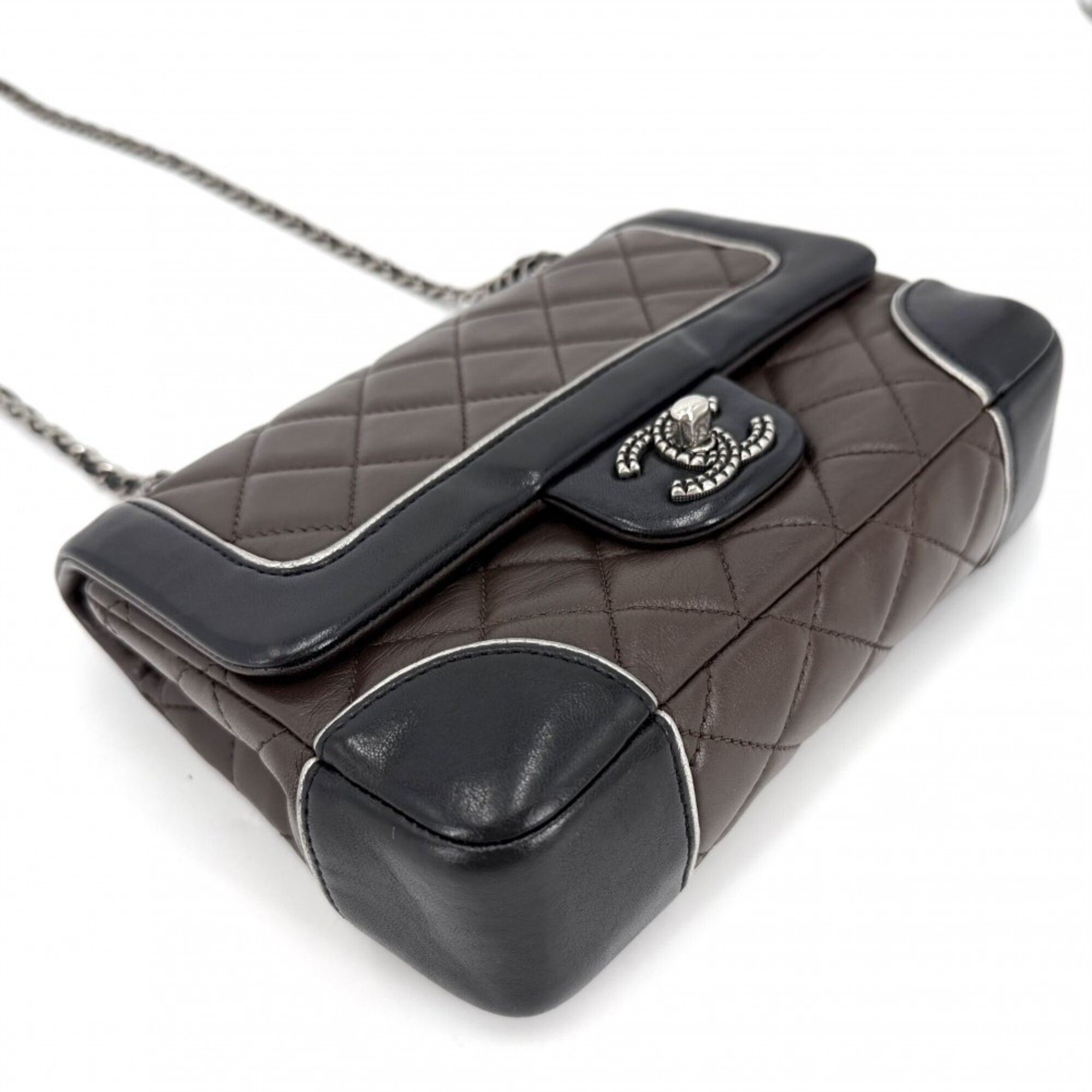 Leather Shoulder Bag (Pre-Owned) - Chanel - Modalova