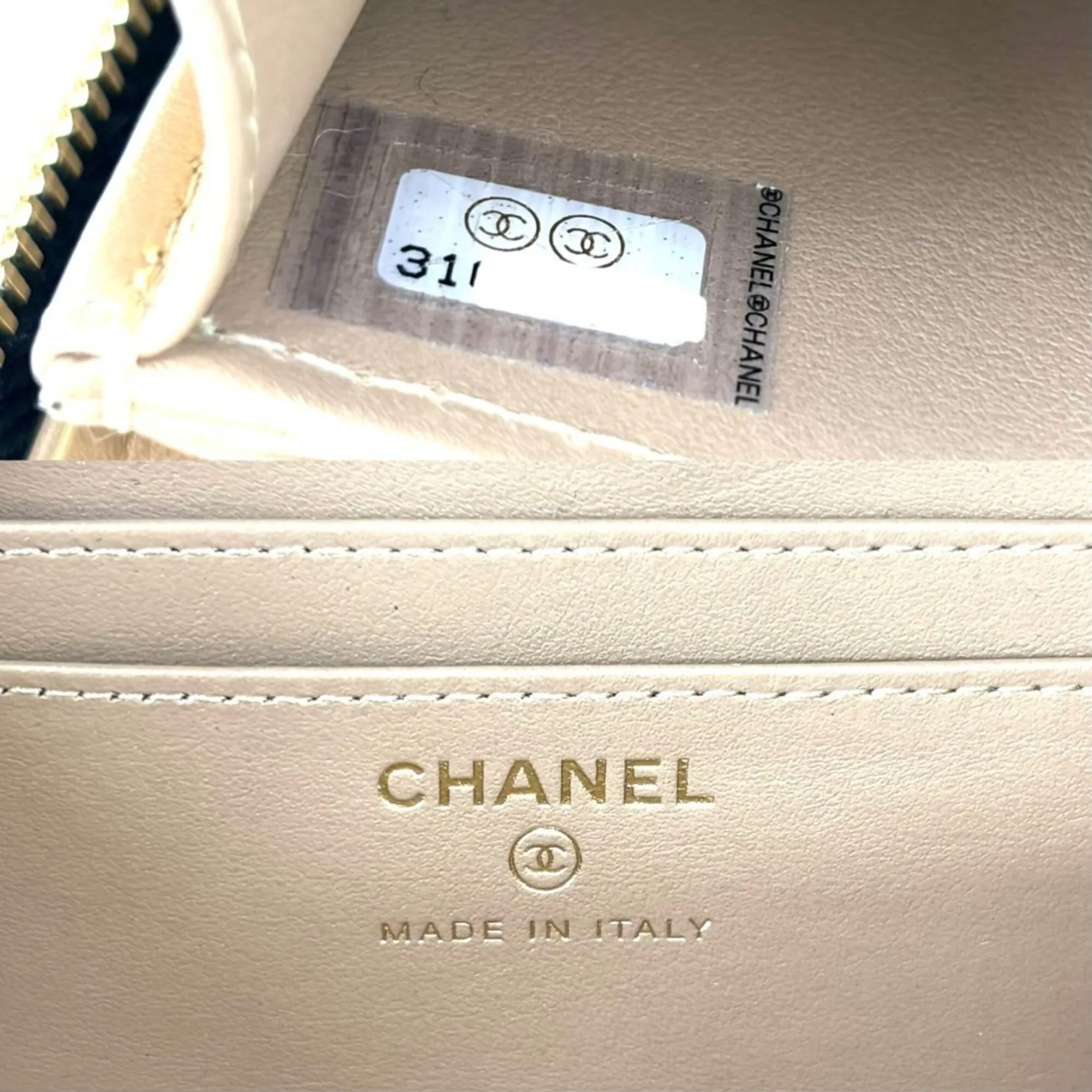 Leather Shoulder Bag Vanity Bag (Pre-Owned) - Chanel - Modalova