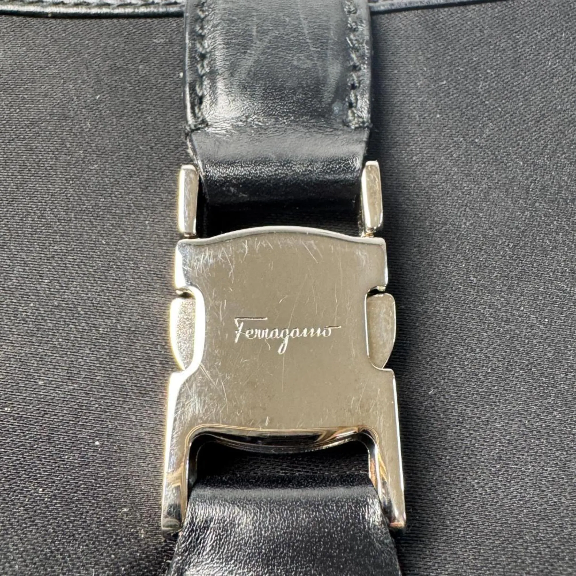 Nylon Handbag (Pre-Owned) - Salvatore Ferragamo - Modalova