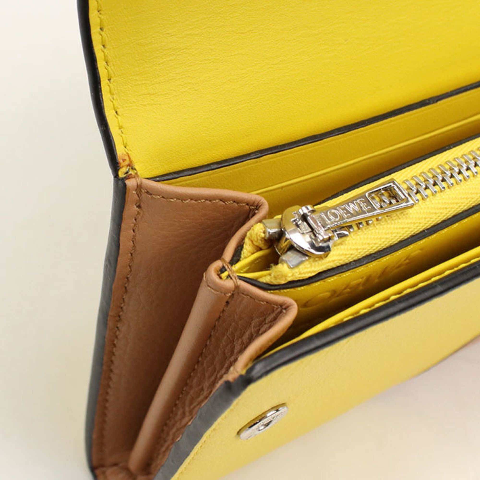 Leather Long Wallet (Bi-Fold) (Pre-Owned) - Loewe - Modalova