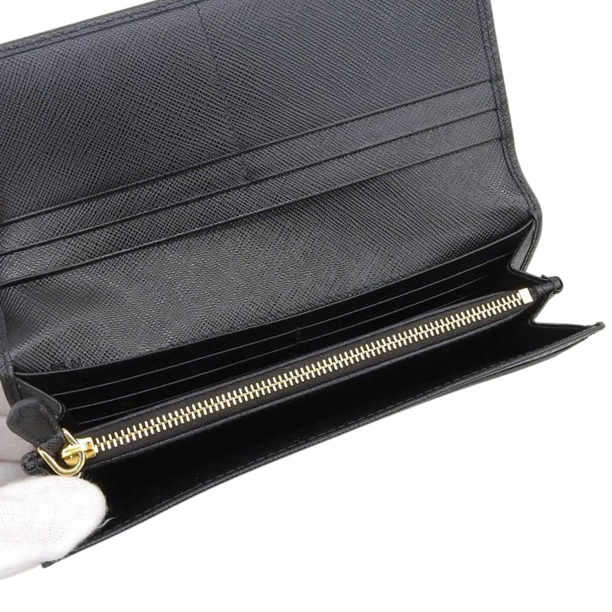 Saffiano Triangle Long Wallet (Bi-Fold) (Pre-Owned) - Prada - Modalova