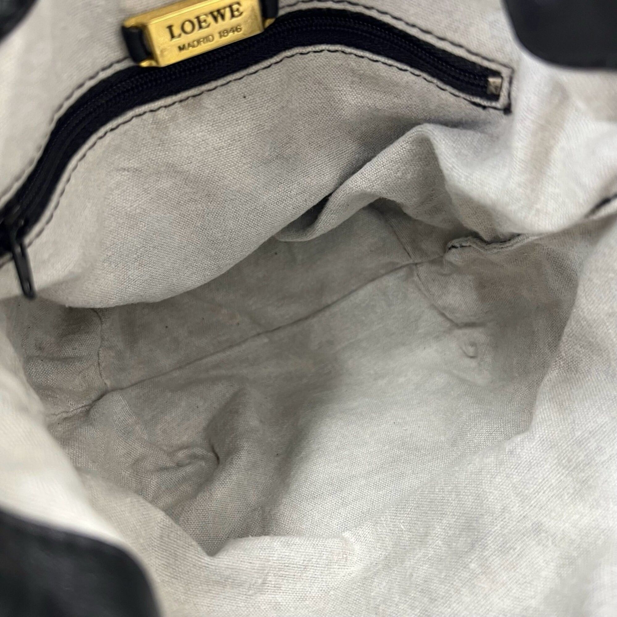 Leather Shoulder Bag (Pre-Owned) - Loewe - Modalova