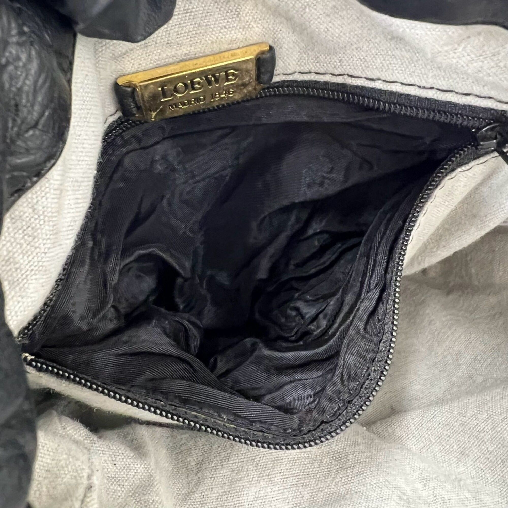 Leather Shoulder Bag (Pre-Owned) - Loewe - Modalova