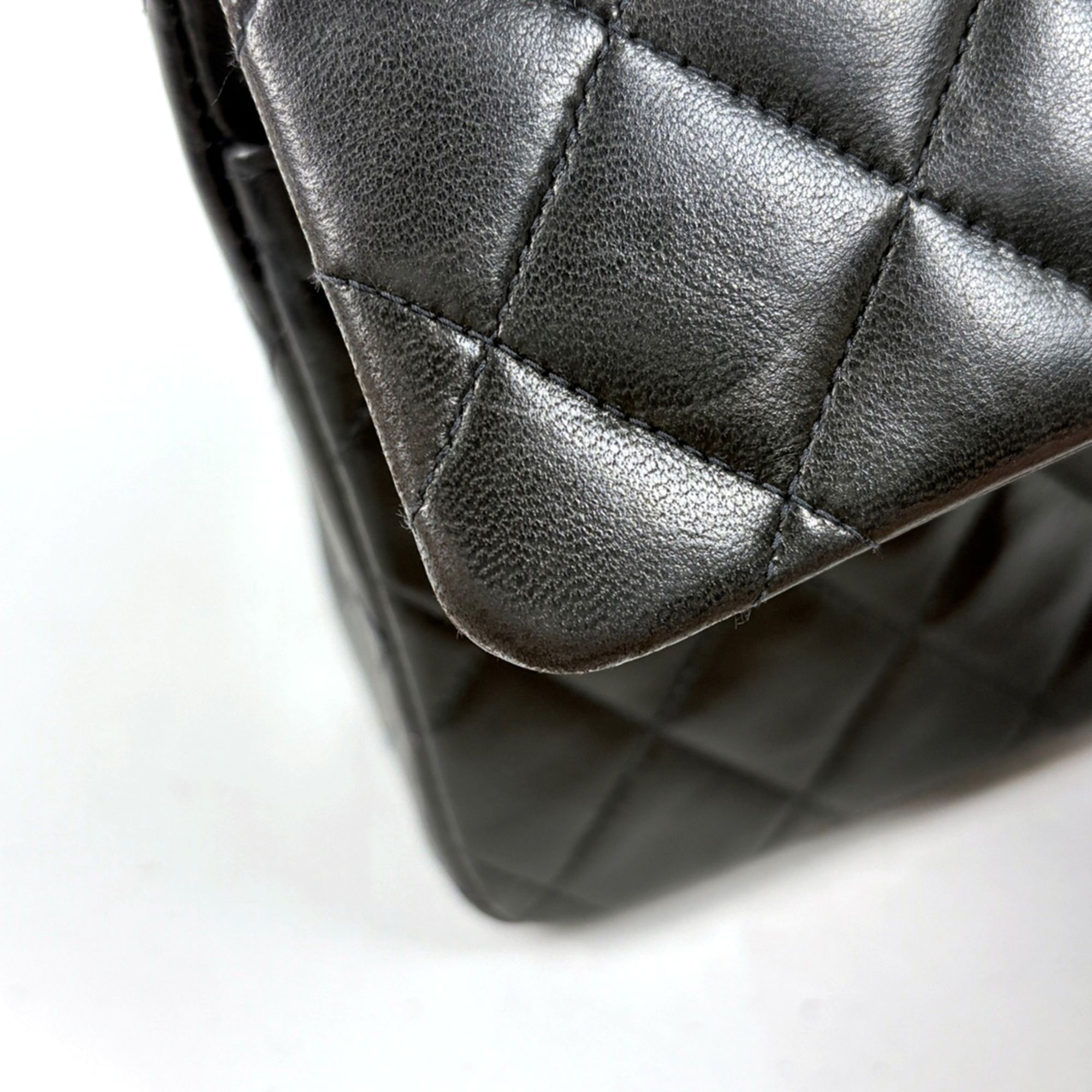 Matelasse Leather Shoulder Bag (Pre-Owned) - Chanel - Modalova
