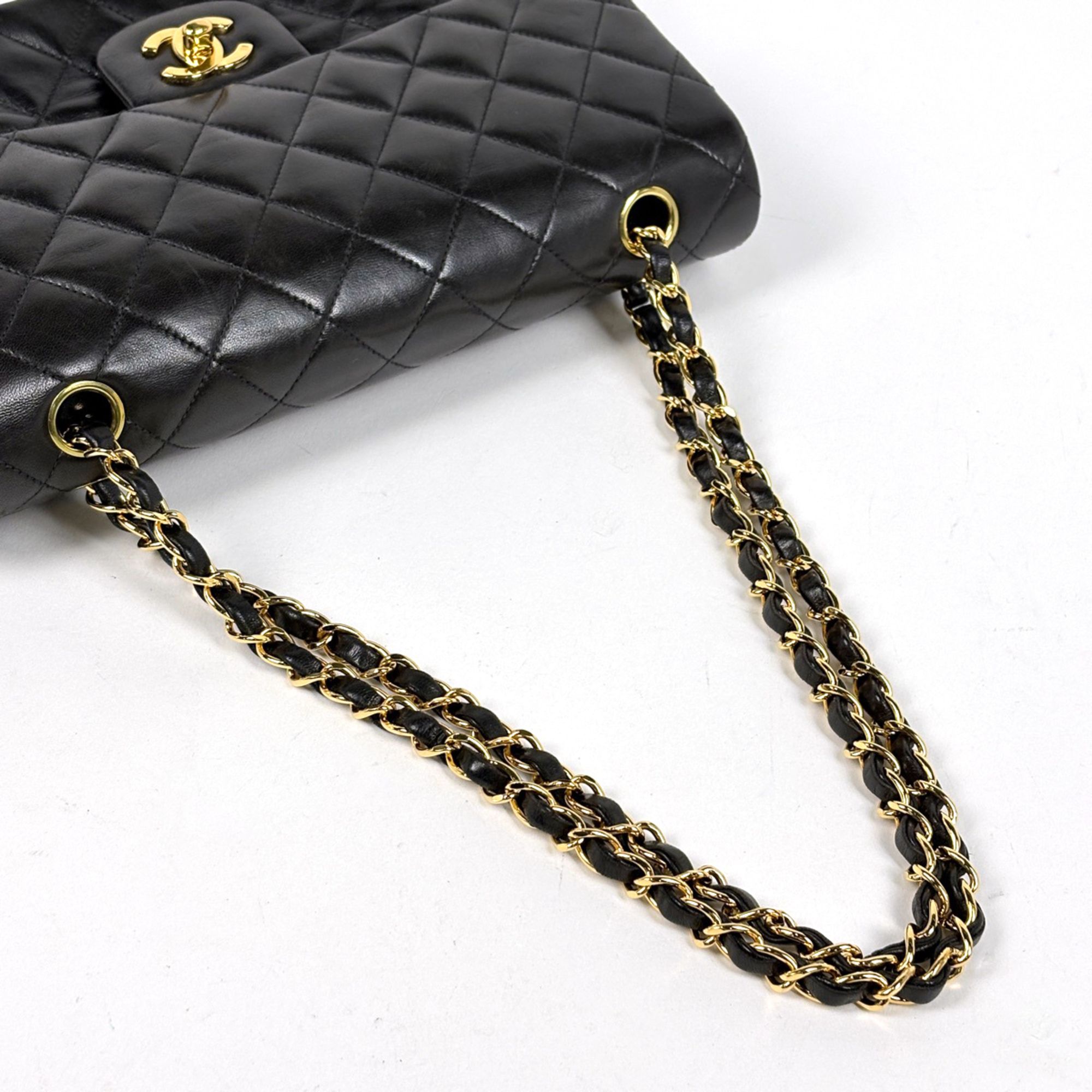 Matelasse Leather Shoulder Bag (Pre-Owned) - Chanel - Modalova