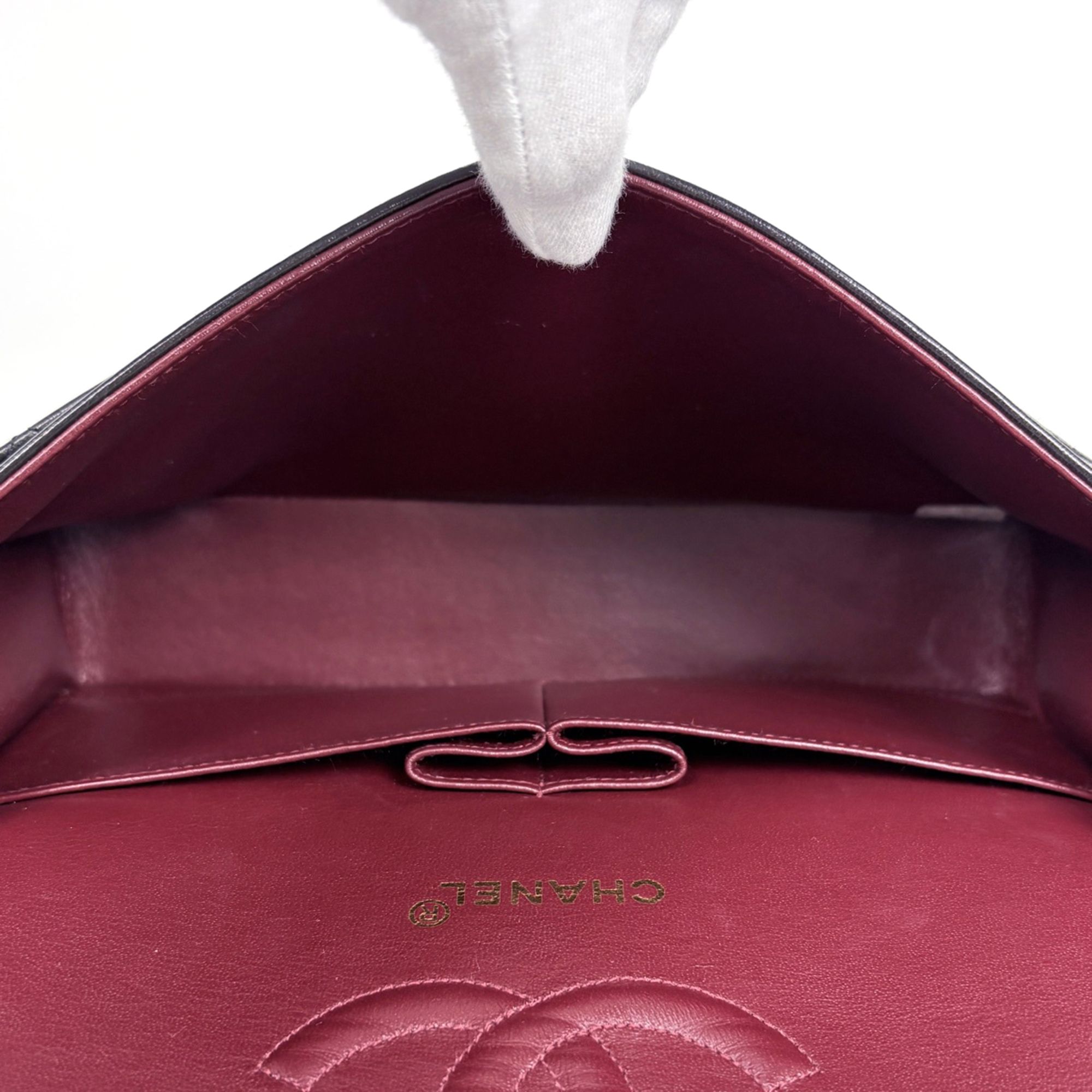 Matelasse Leather Shoulder Bag (Pre-Owned) - Chanel - Modalova
