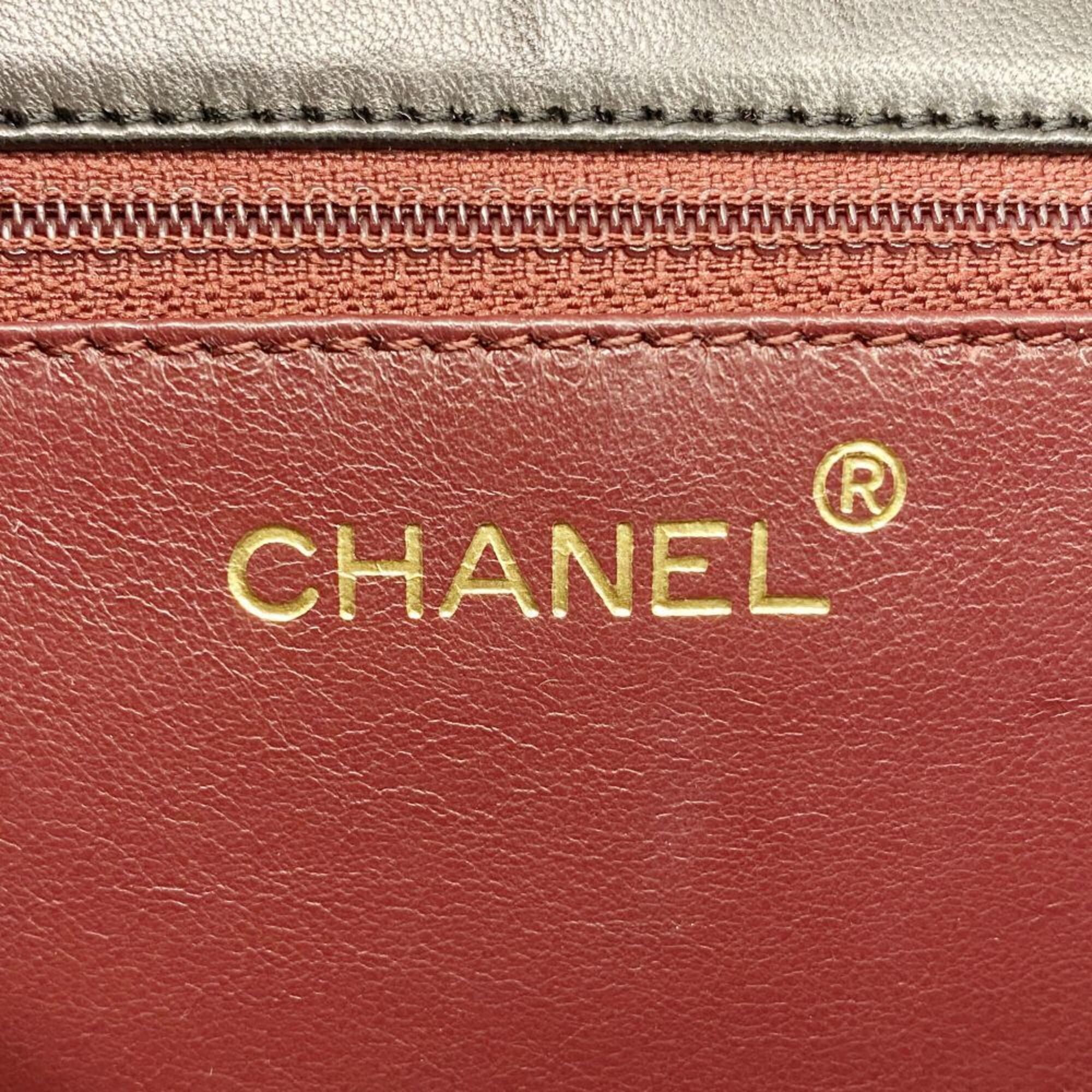 Leather Shoulder Bag (Pre-Owned) - Chanel - Modalova