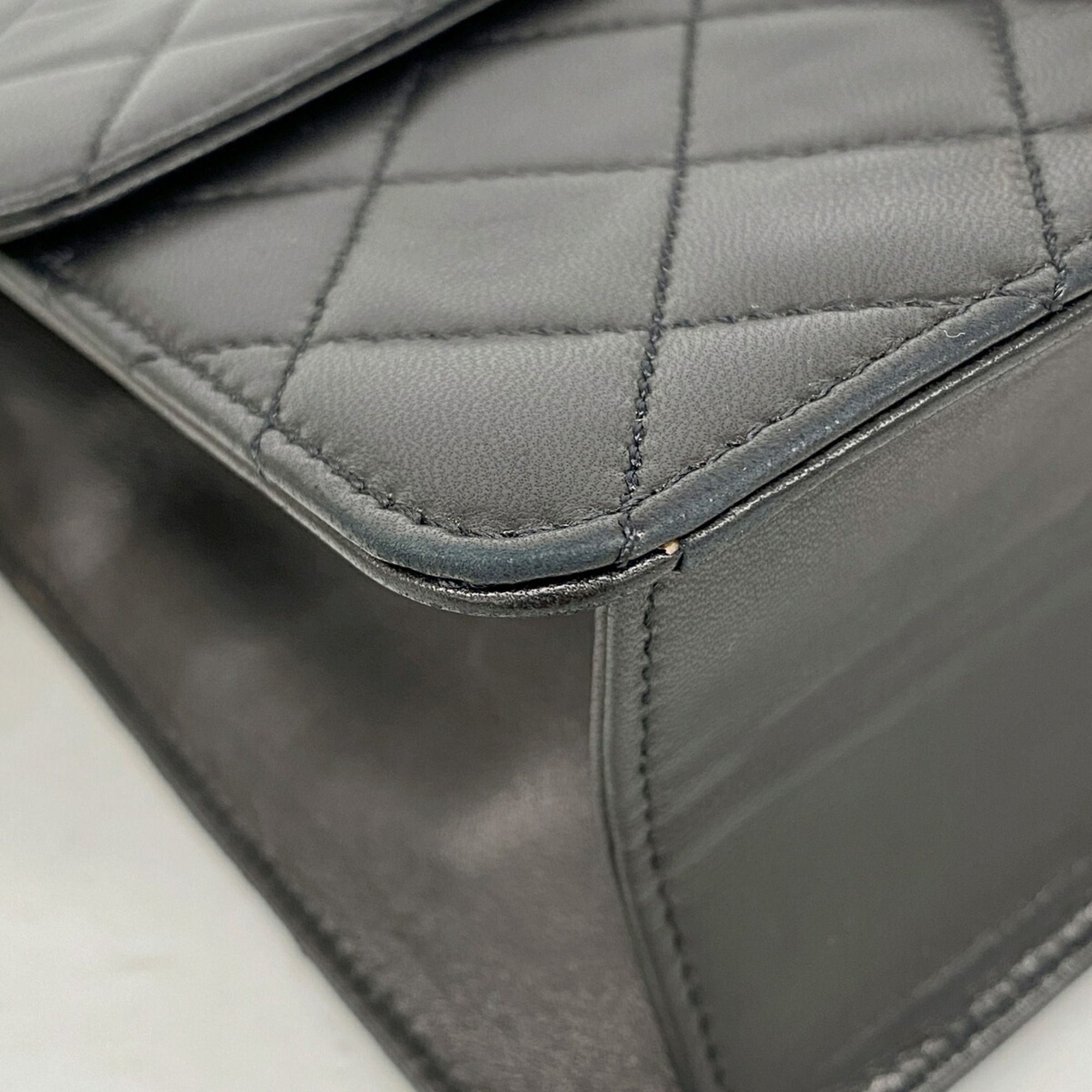 Leather Shoulder Bag (Pre-Owned) - Chanel - Modalova