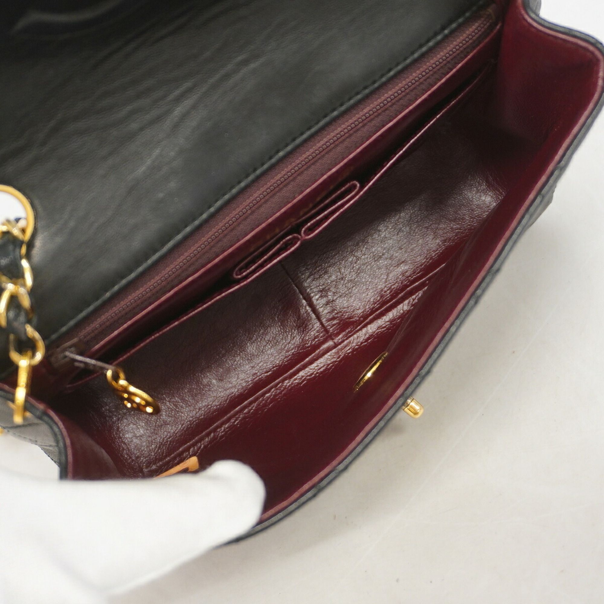 Leather Shoulder Bag (Pre-Owned) - Chanel - Modalova