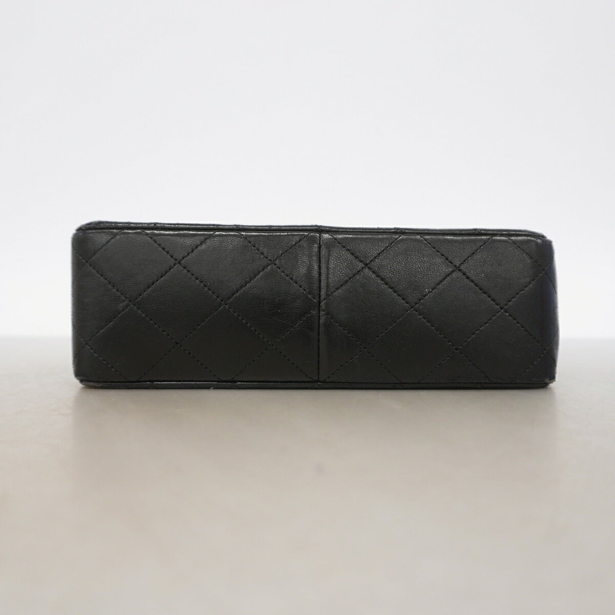 Leather Shoulder Bag (Pre-Owned) - Chanel - Modalova