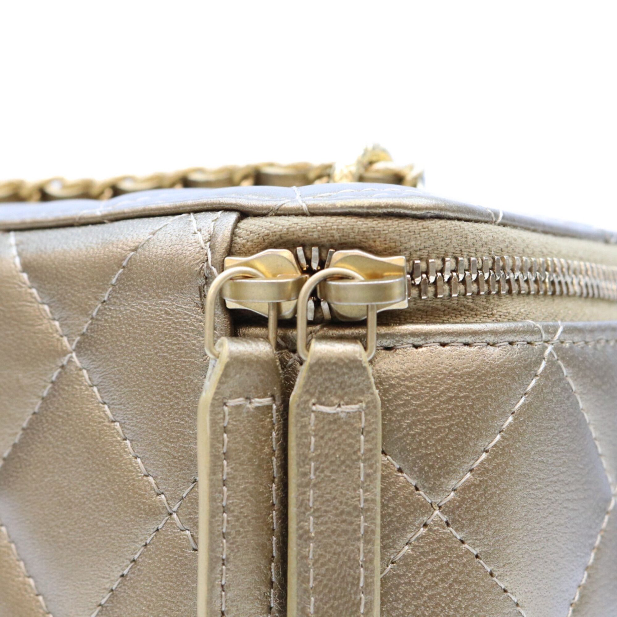 Leather Shoulder Bag (Pre-Owned) - Chanel - Modalova