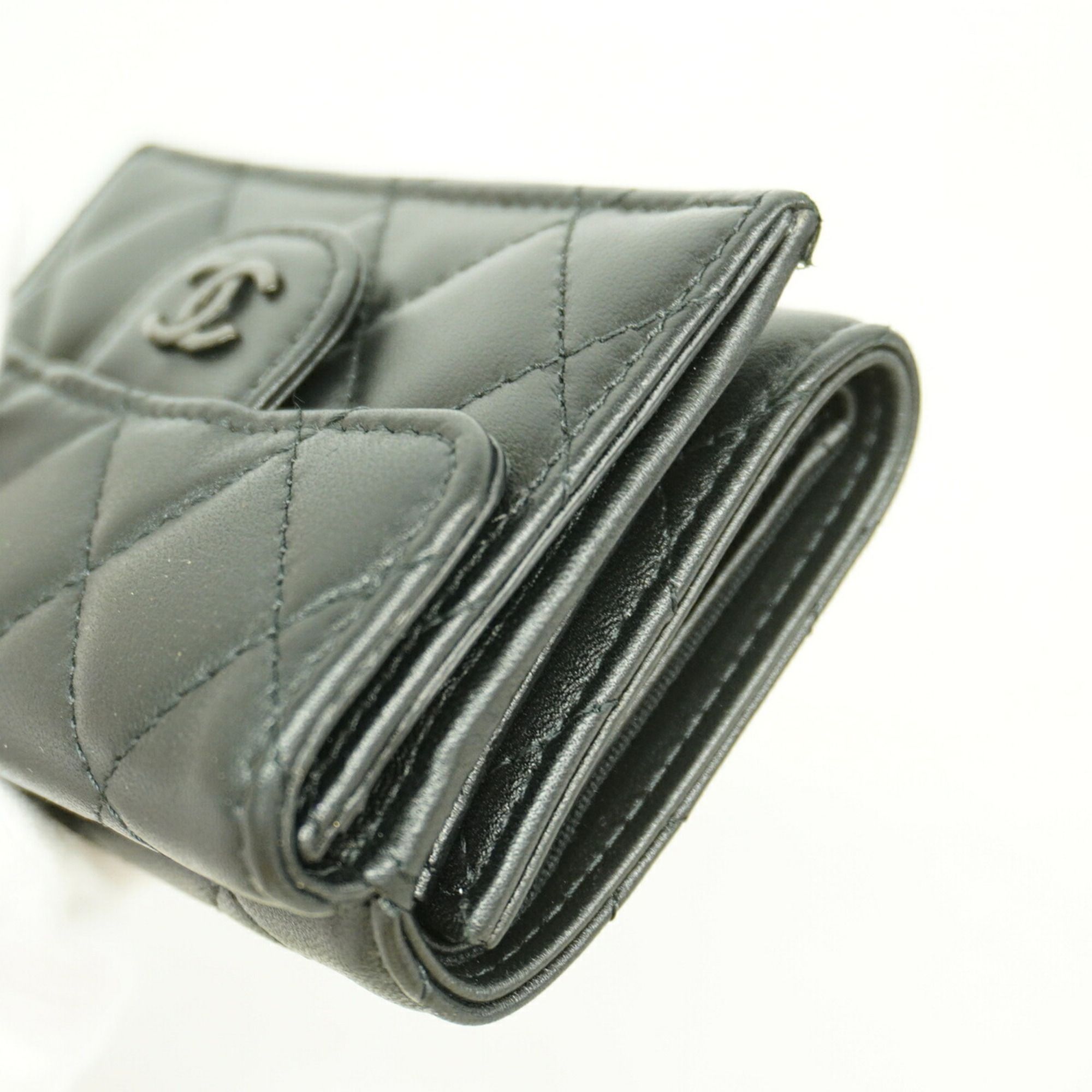 Leather Wallet (Tri-Fold) (Pre-Owned) - Chanel - Modalova