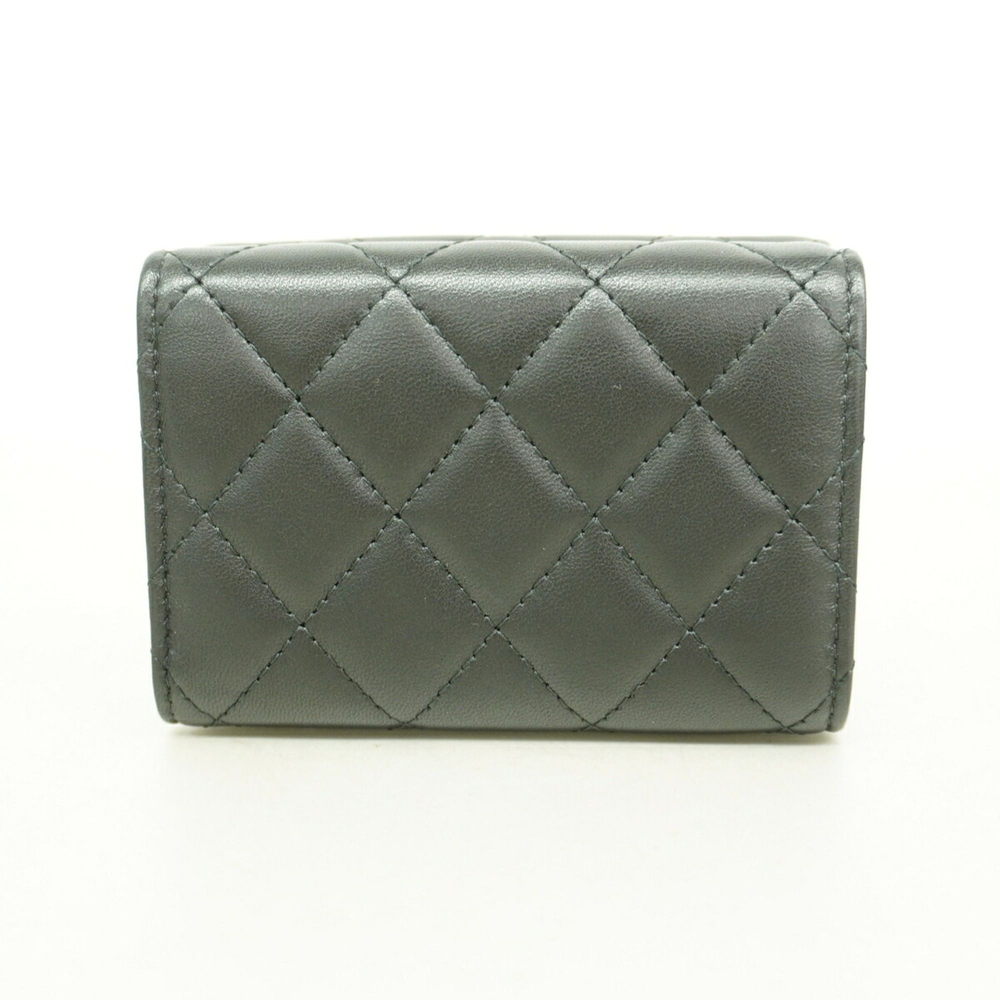 Leather Wallet (Tri-Fold) (Pre-Owned) - Chanel - Modalova
