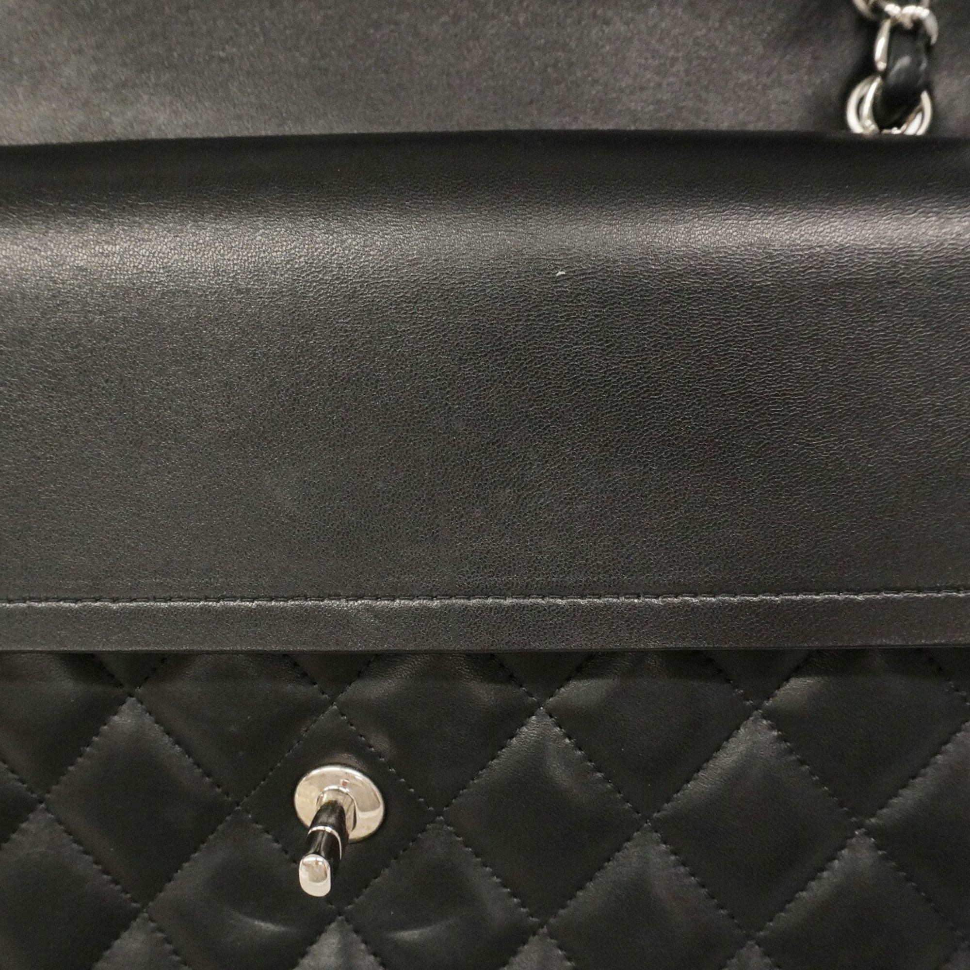 Leather Shoulder Bag (Pre-Owned) - Chanel - Modalova