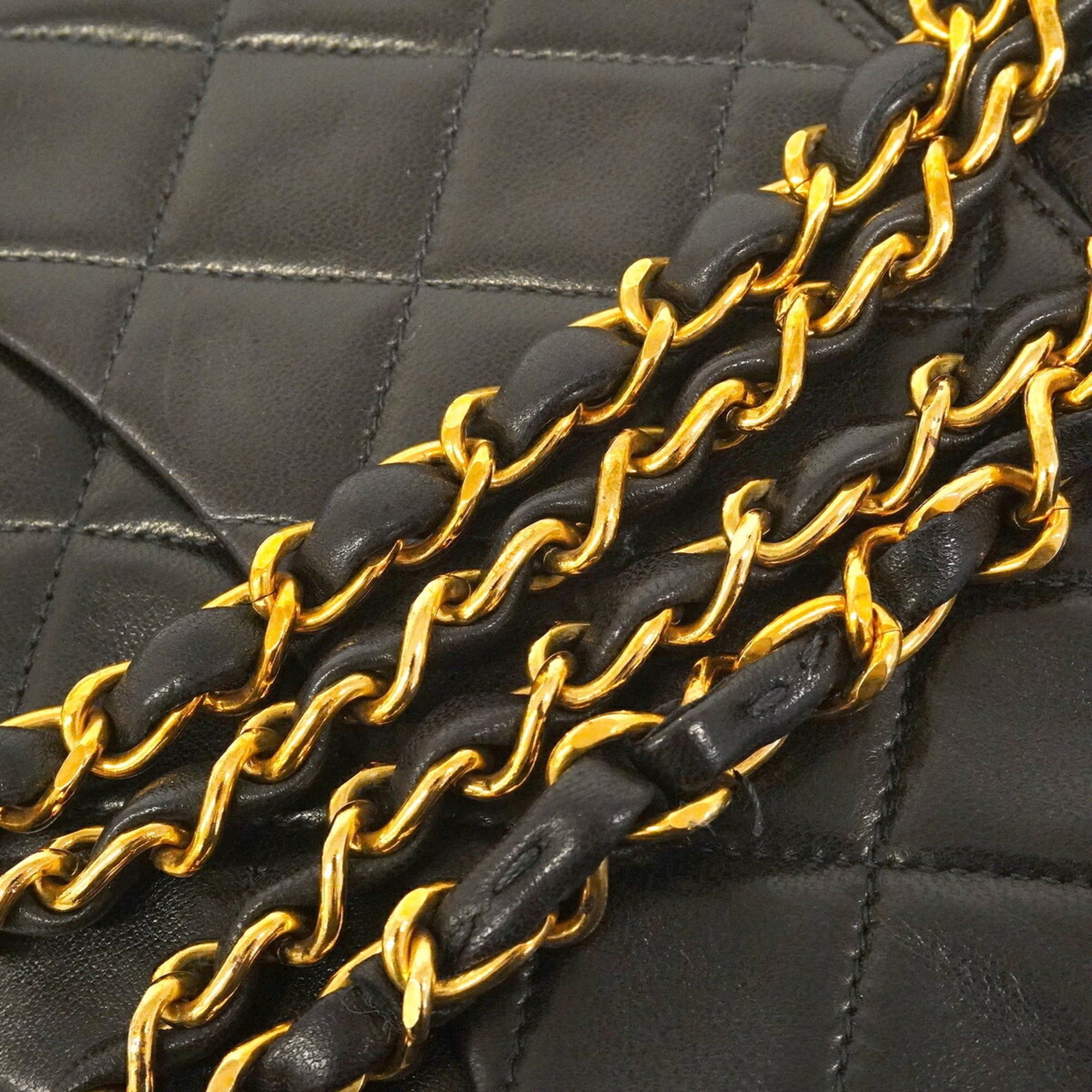 Leather Shoulder Bag (Pre-Owned) - Chanel - Modalova