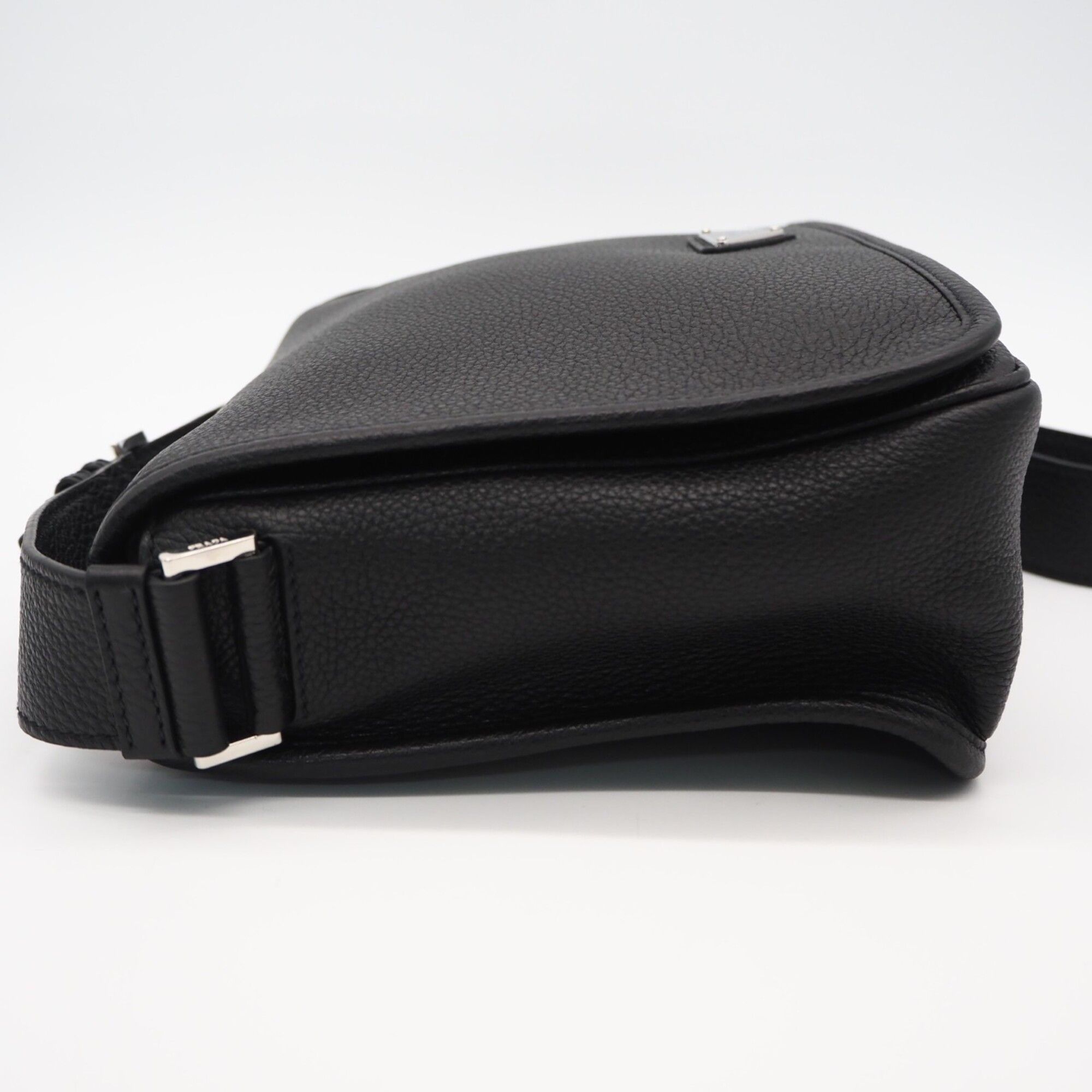Leather Shoulder Bag (Pre-Owned) - Prada - Modalova