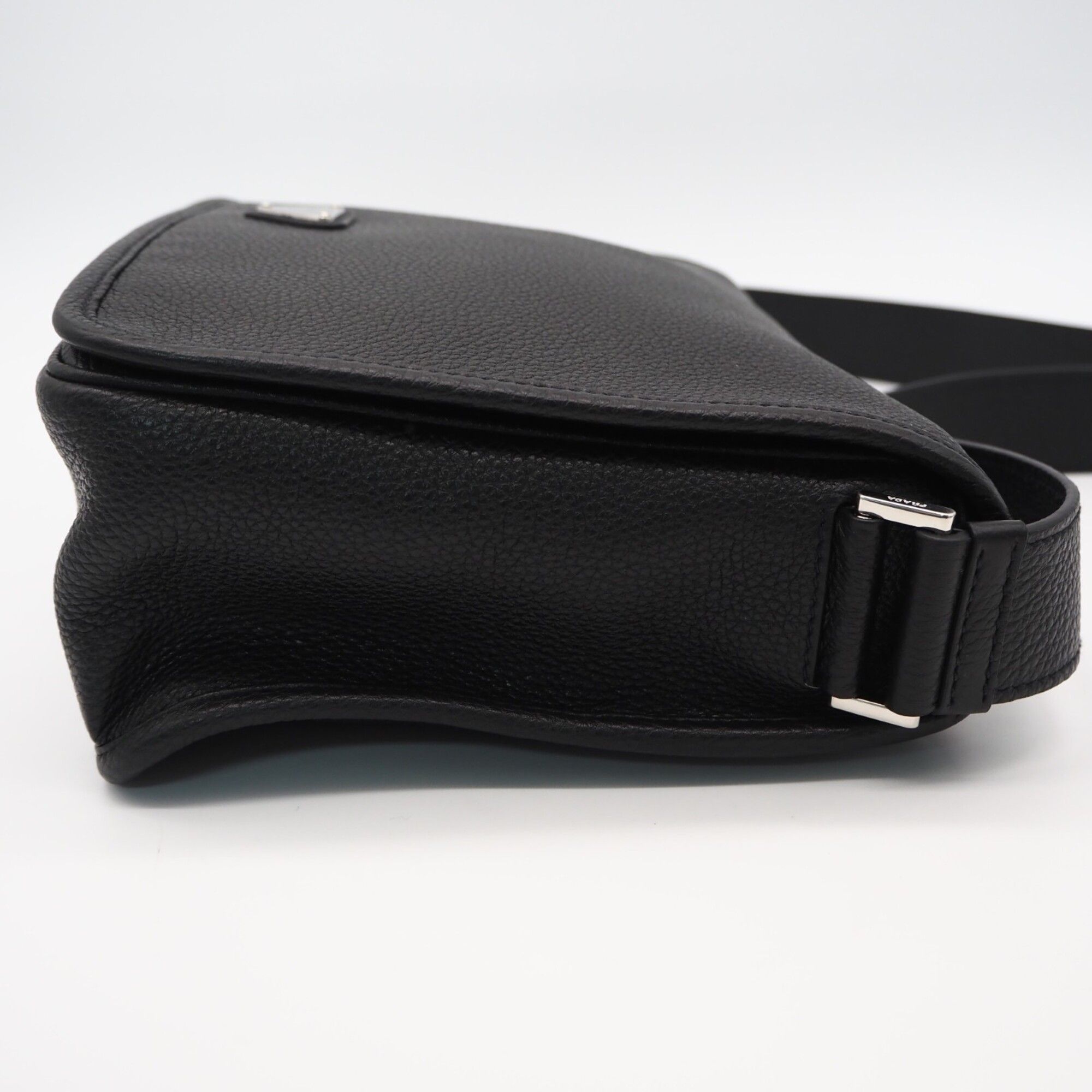 Leather Shoulder Bag (Pre-Owned) - Prada - Modalova