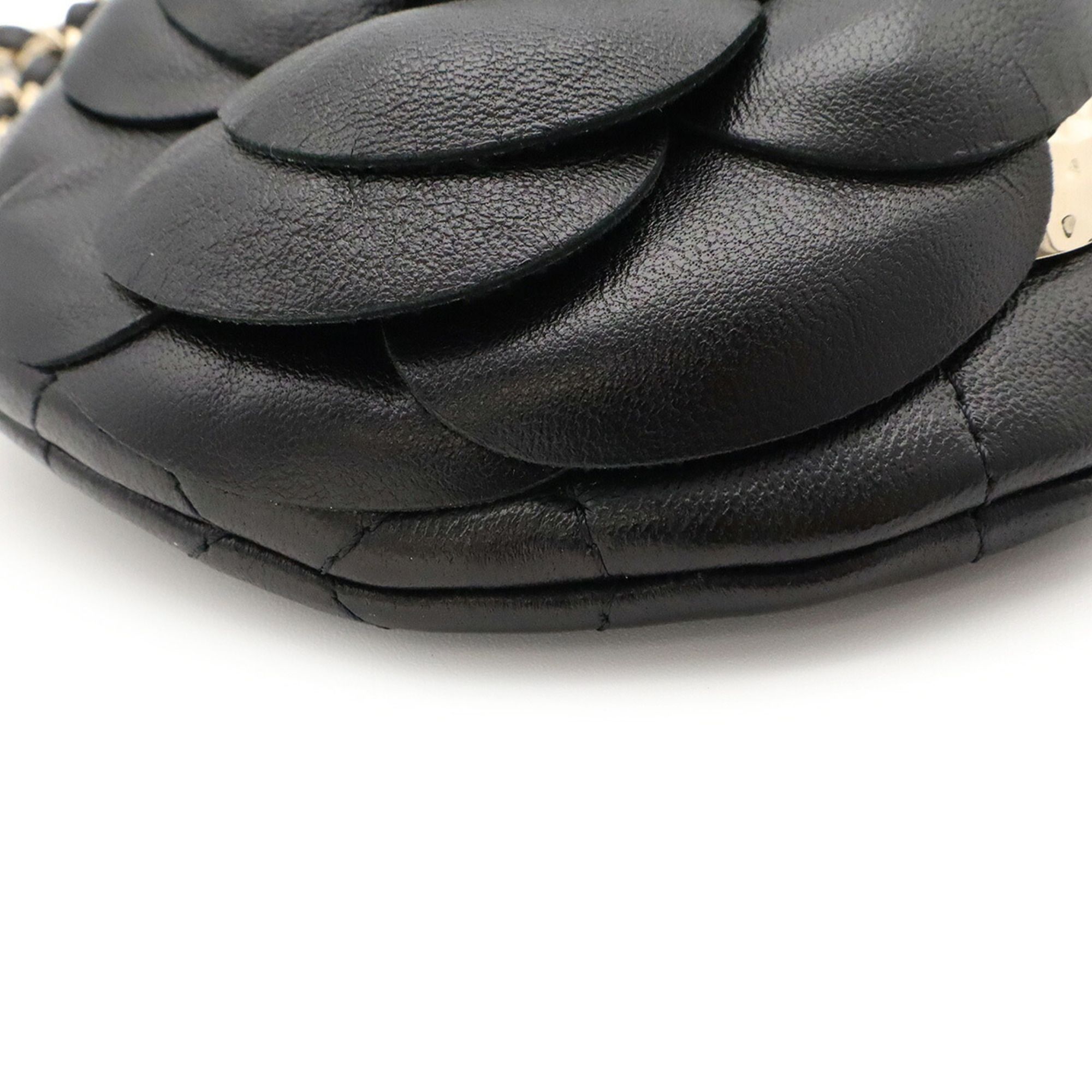 Leather Pochette Shoulder Bag (Pre-Owned) - Chanel - Modalova