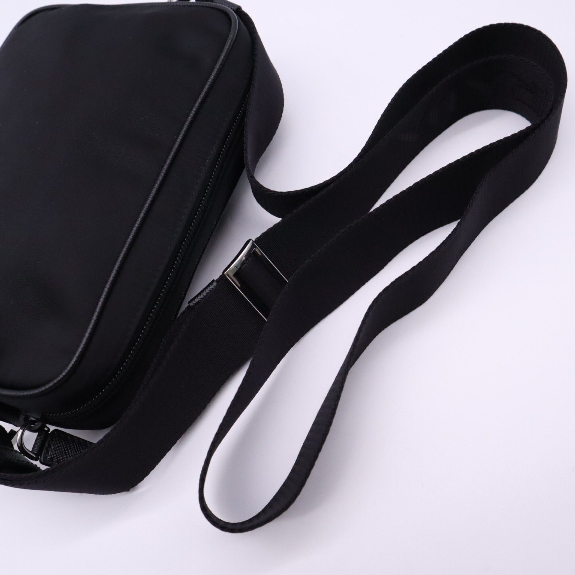 Saffiano Nylon Shoulder Bag (Pre-Owned) - Prada - Modalova
