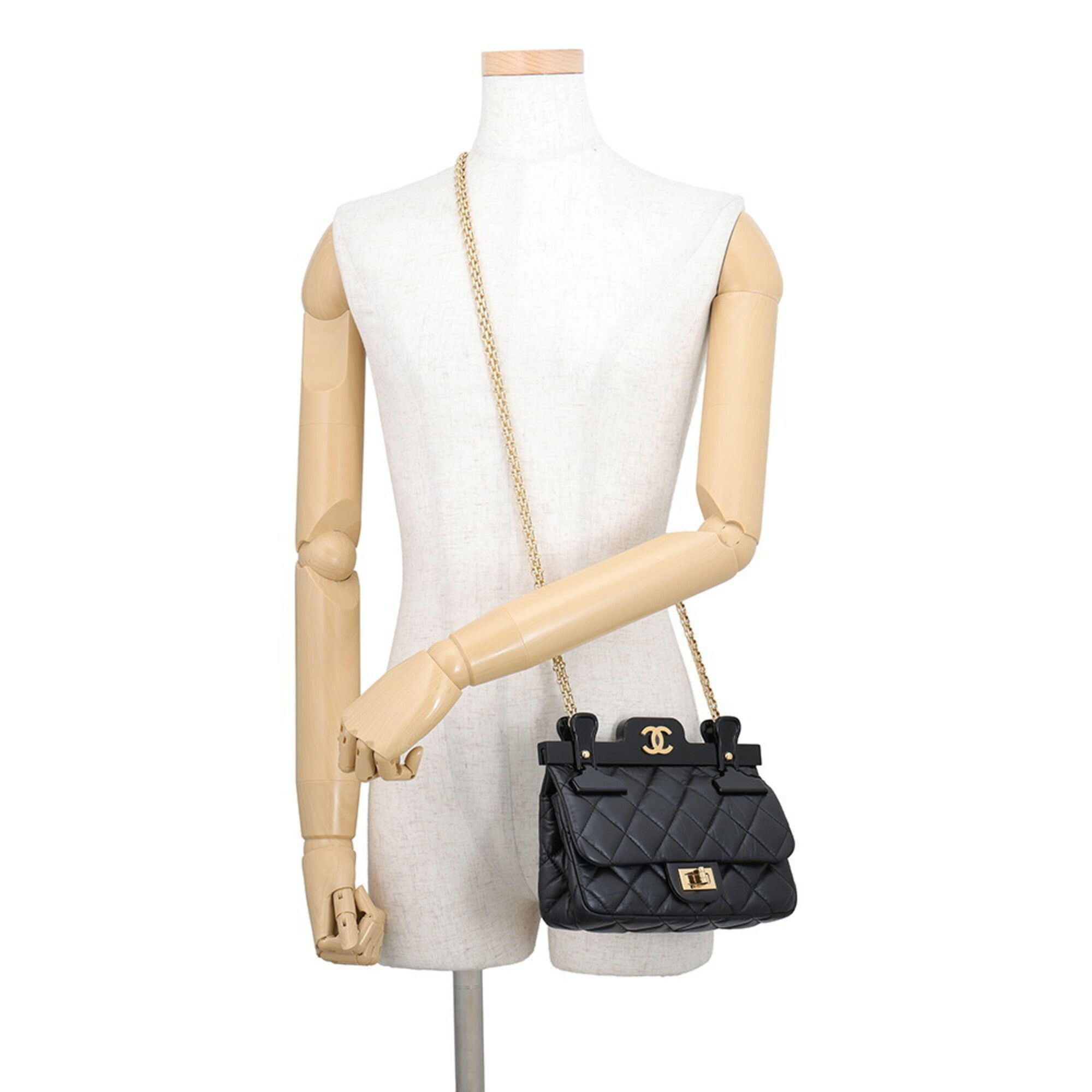 Matelasse Leather Handbag Shoulder Bag (Pre-Owned) - Chanel - Modalova