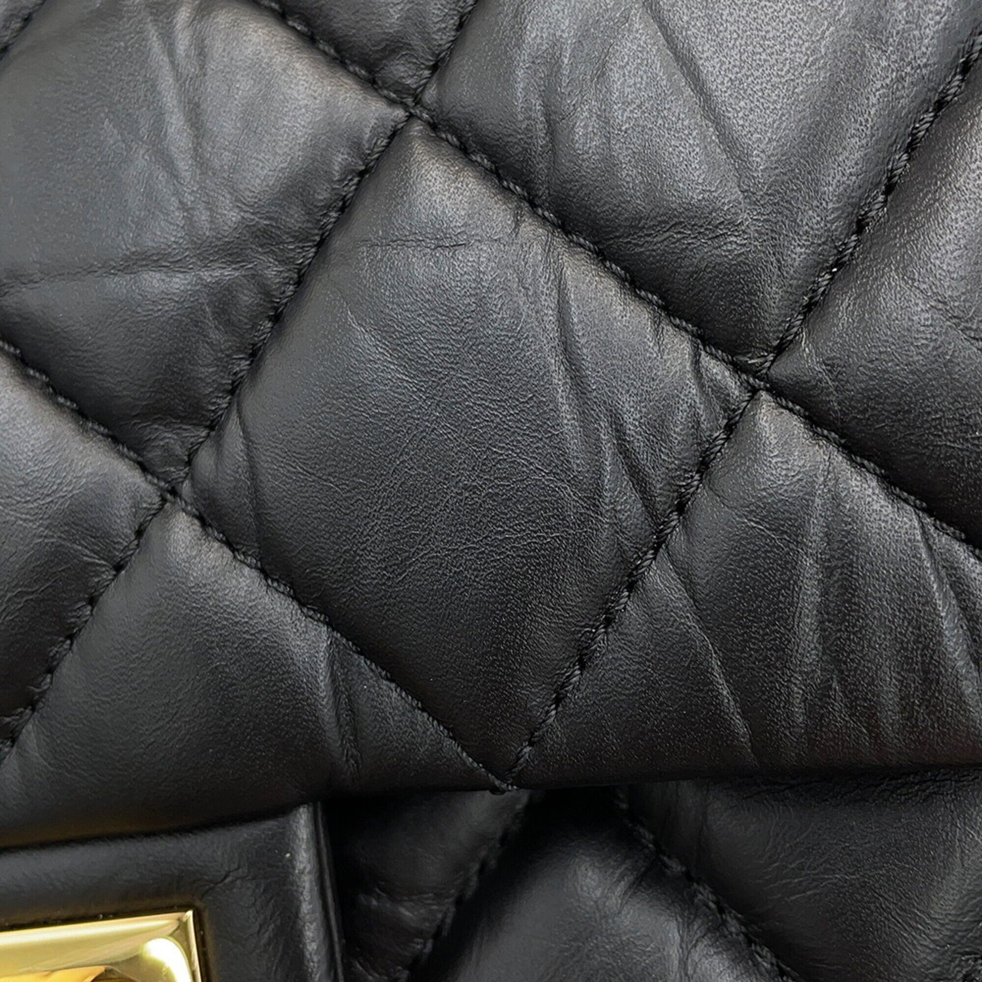 Matelasse Leather Handbag Shoulder Bag (Pre-Owned) - Chanel - Modalova
