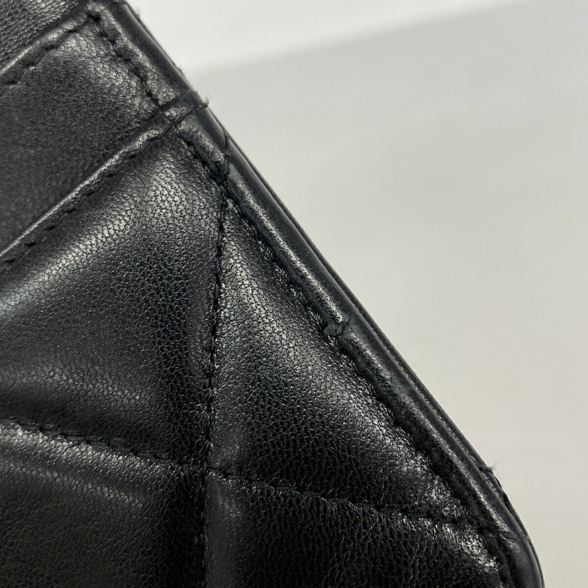 Leather Long Wallet (Bi-Fold) (Pre-Owned) - Chanel - Modalova