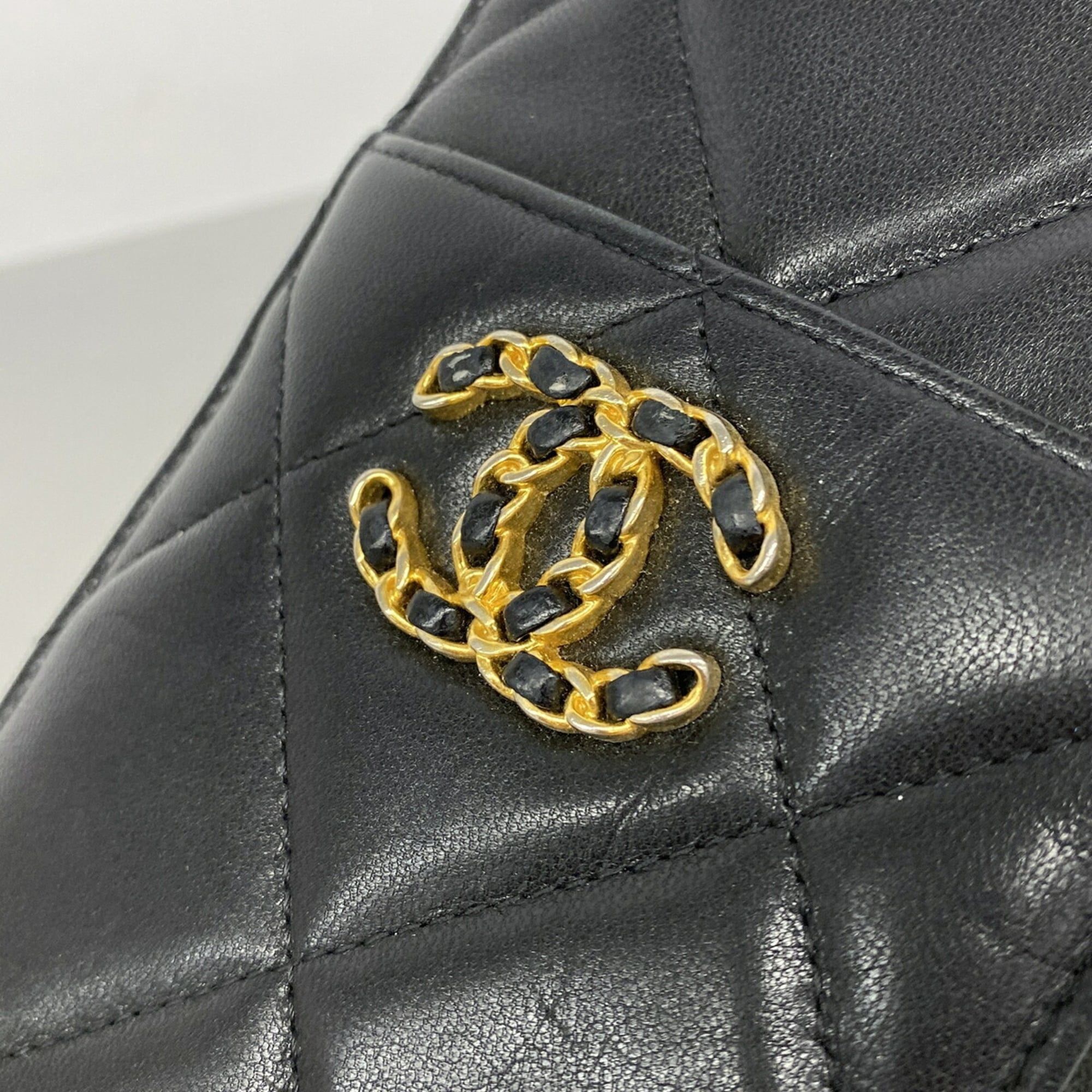 Leather Long Wallet (Bi-Fold) (Pre-Owned) - Chanel - Modalova