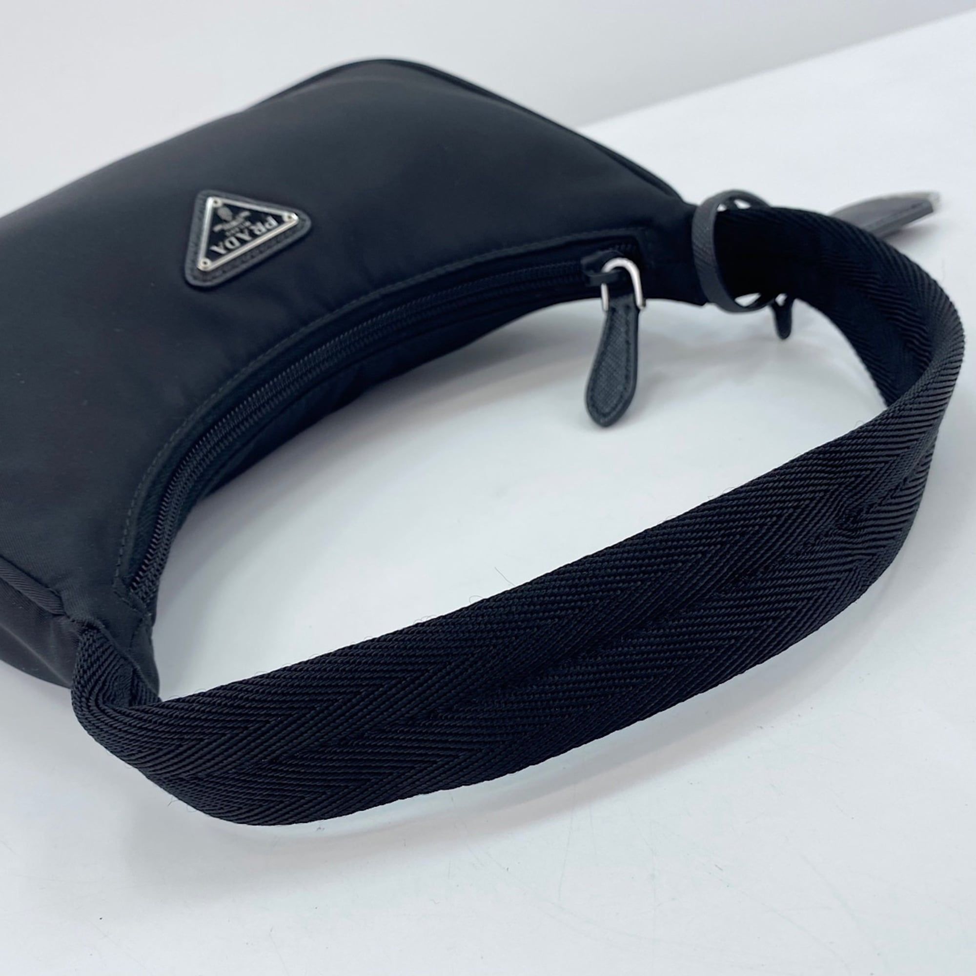 Prada Black Handbag (Pre-Owned) - Prada - Modalova