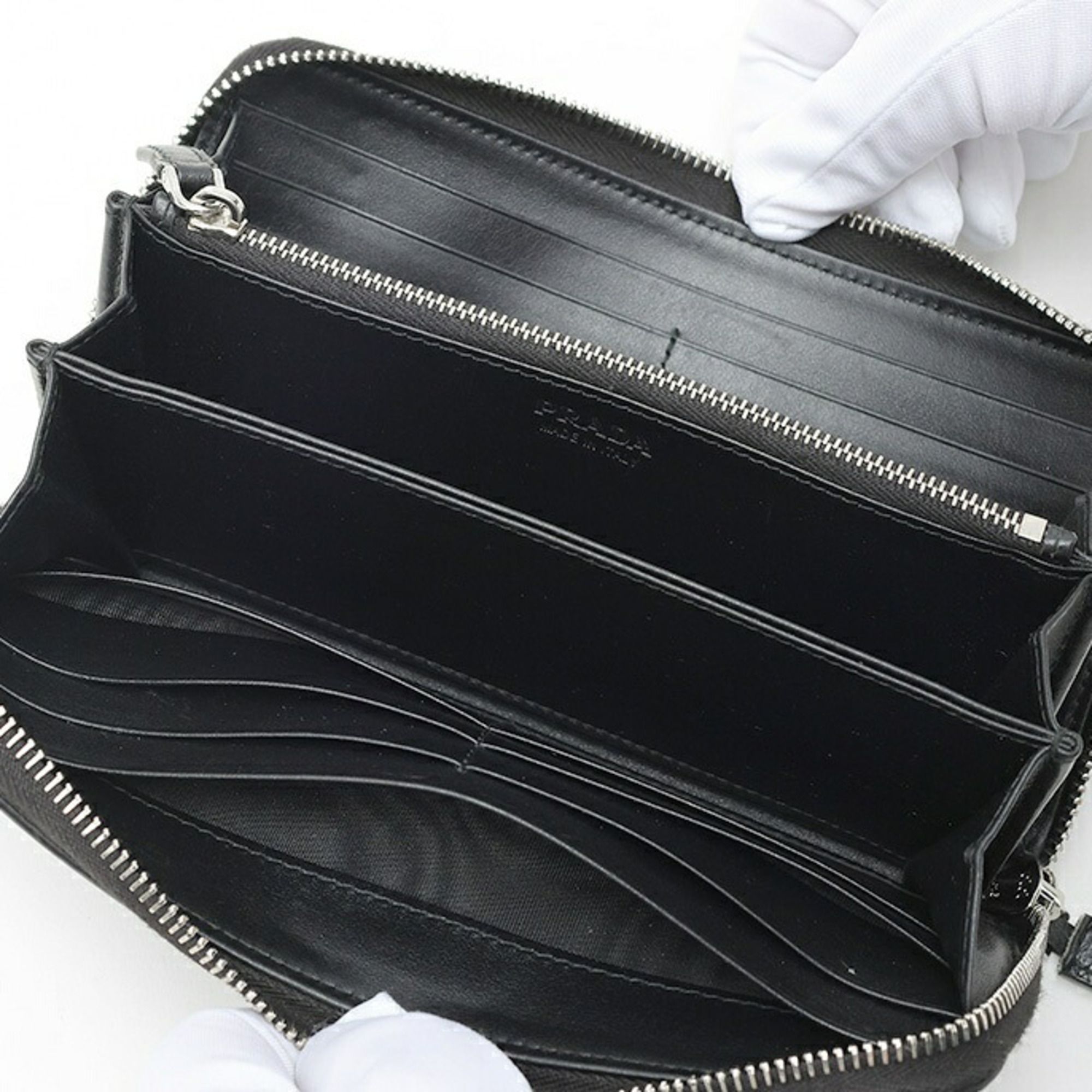 Leather Long Wallet (Bi-Fold) (Pre-Owned) - Prada - Modalova