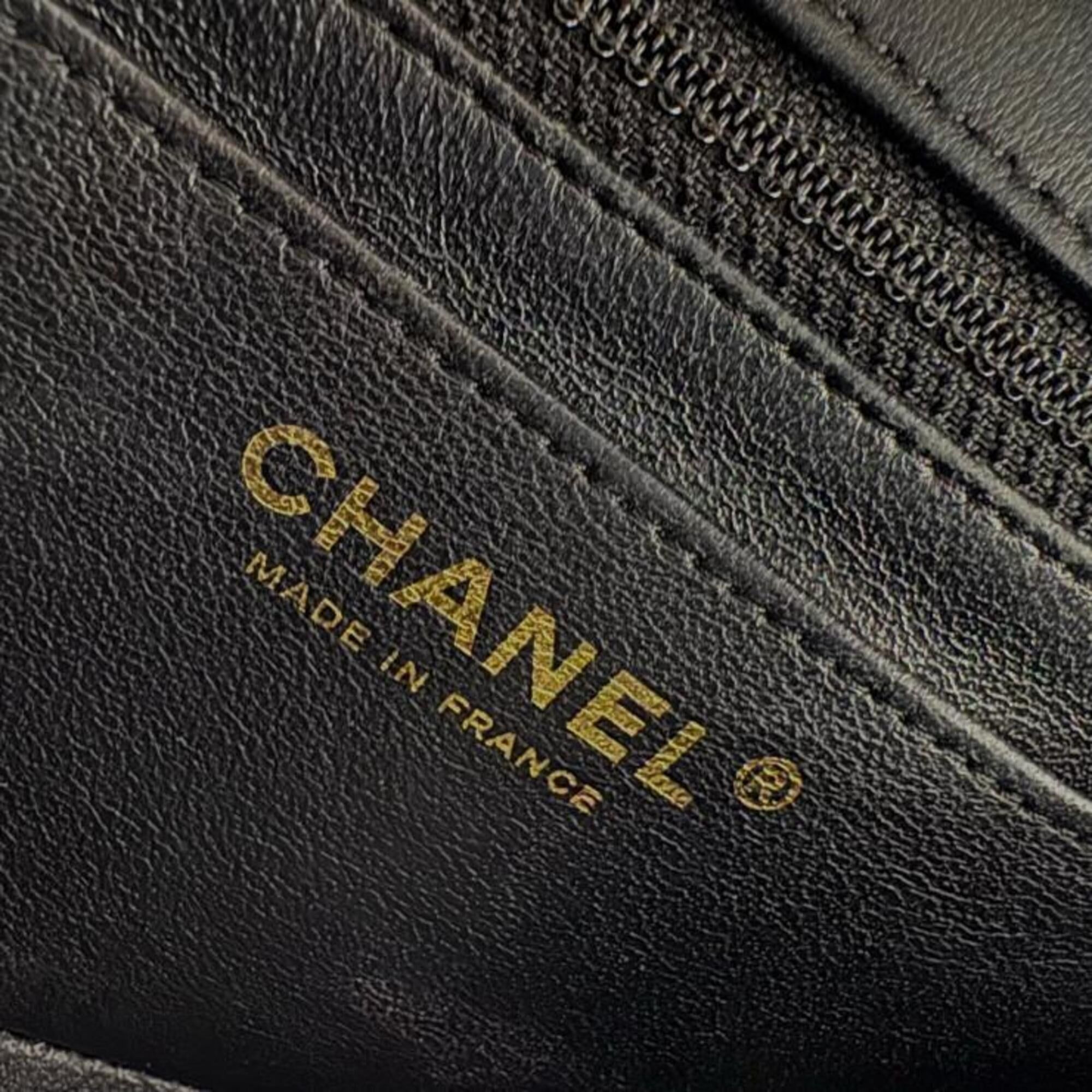 Leather Shoulder Bag (Pre-Owned) - Chanel - Modalova