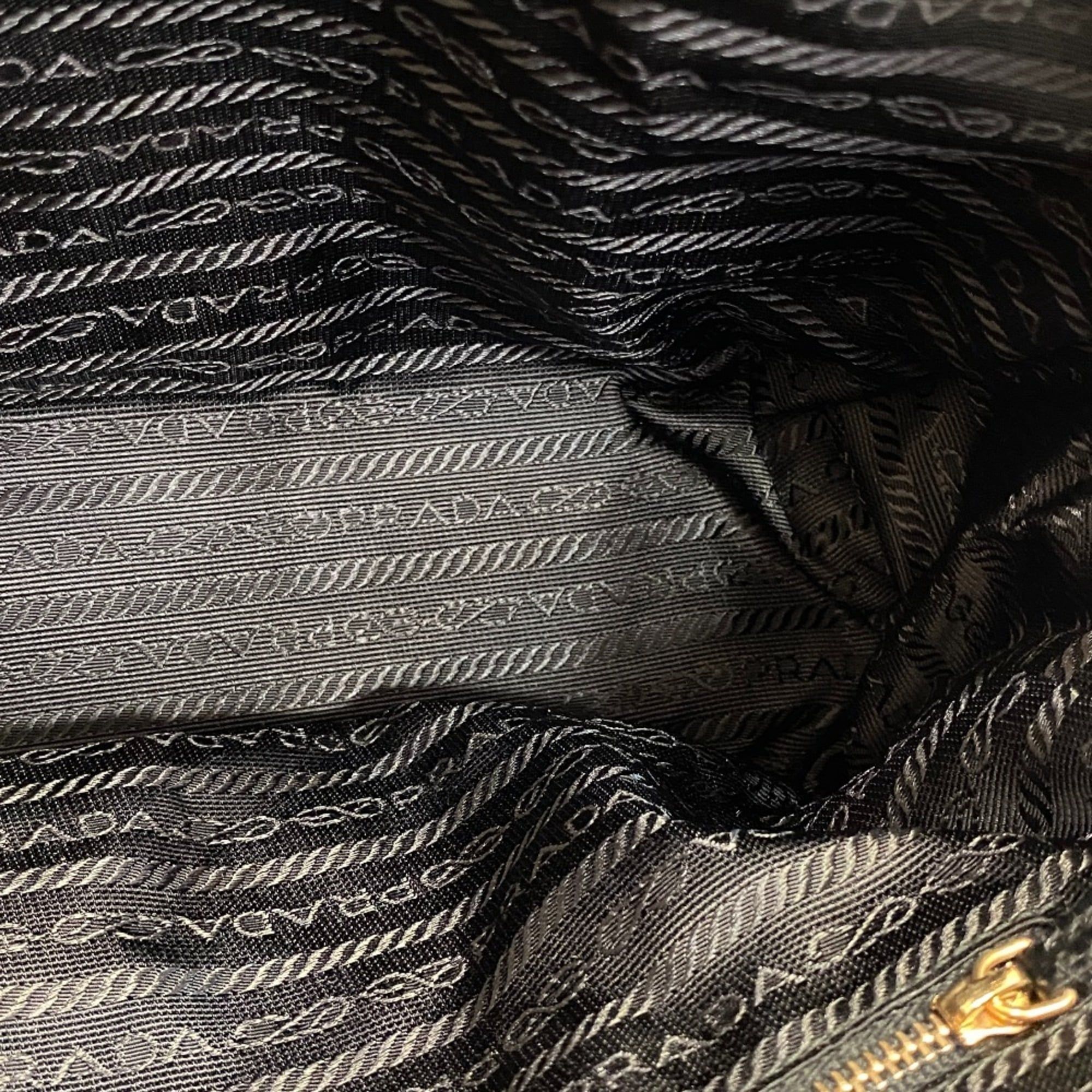 Prada Black Nylon (Pre-Owned) - Prada - Modalova