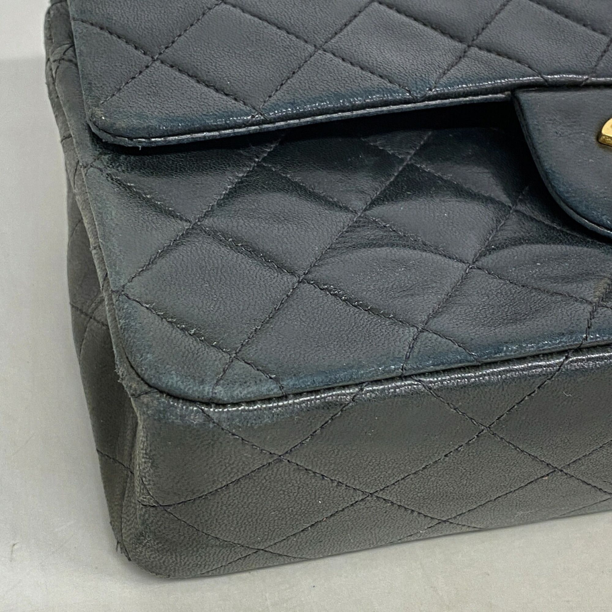 Leather Shoulder Bag (Pre-Owned) - Chanel - Modalova