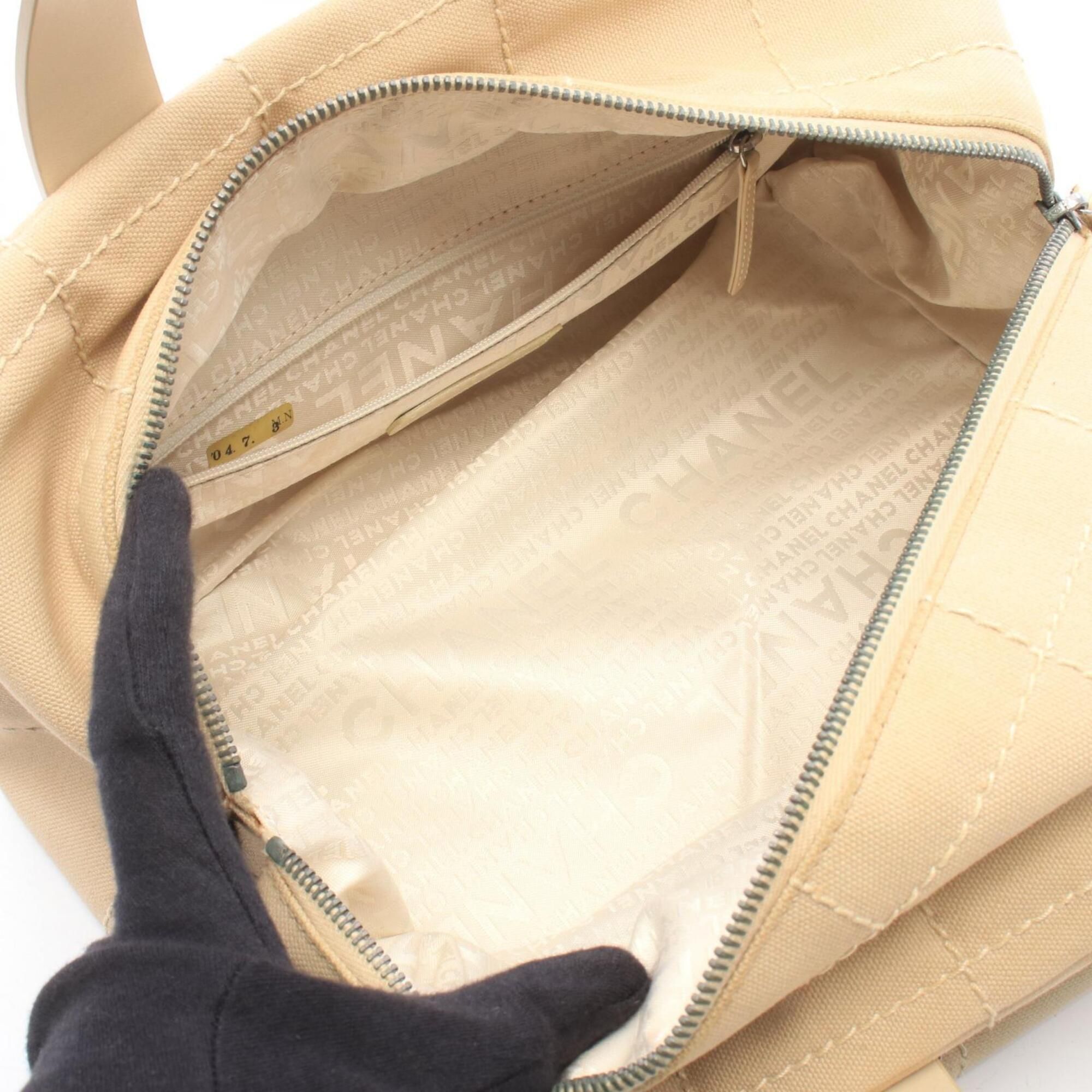 Chocolate Bar Canvas Leather Handbag (Pre-Owned) - Chanel - Modalova