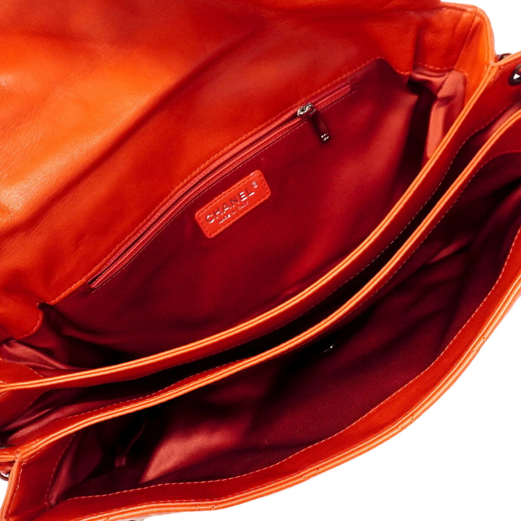 Leather Shoulder Bag (Pre-Owned) - Chanel - Modalova